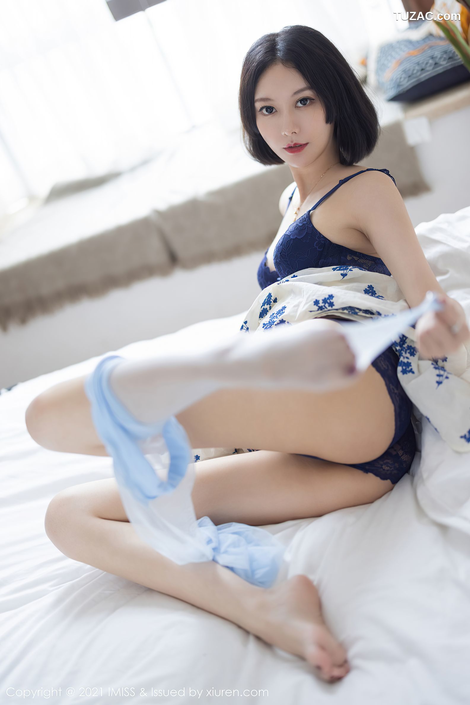 IMiss爱蜜社-602-艺轩-蓝印花白衬衫蓝紫色蕾丝内衣-2021.06.09