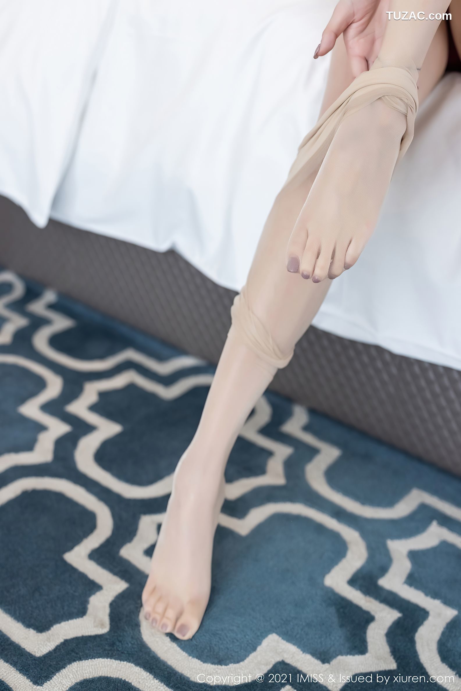 IMiss爱蜜社-606-Lavinia肉肉-黑白吊带裙红色内衣-2021.06.22