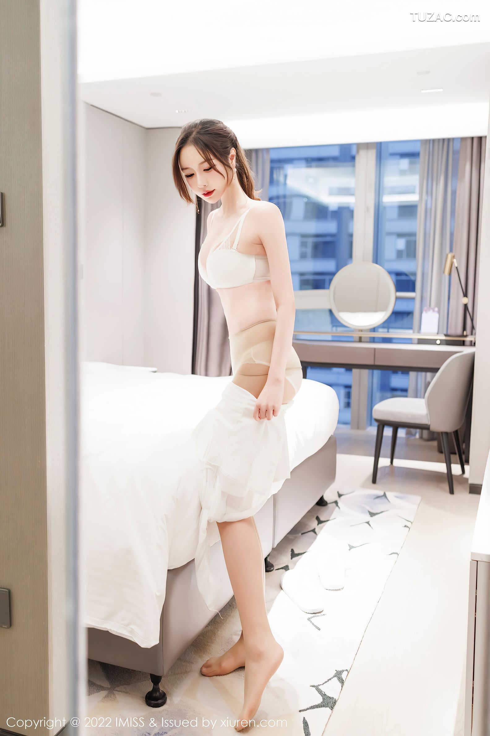 IMiss爱蜜社-655-Lindalinda-白色薄透连衣裙肉丝-2022.01.21