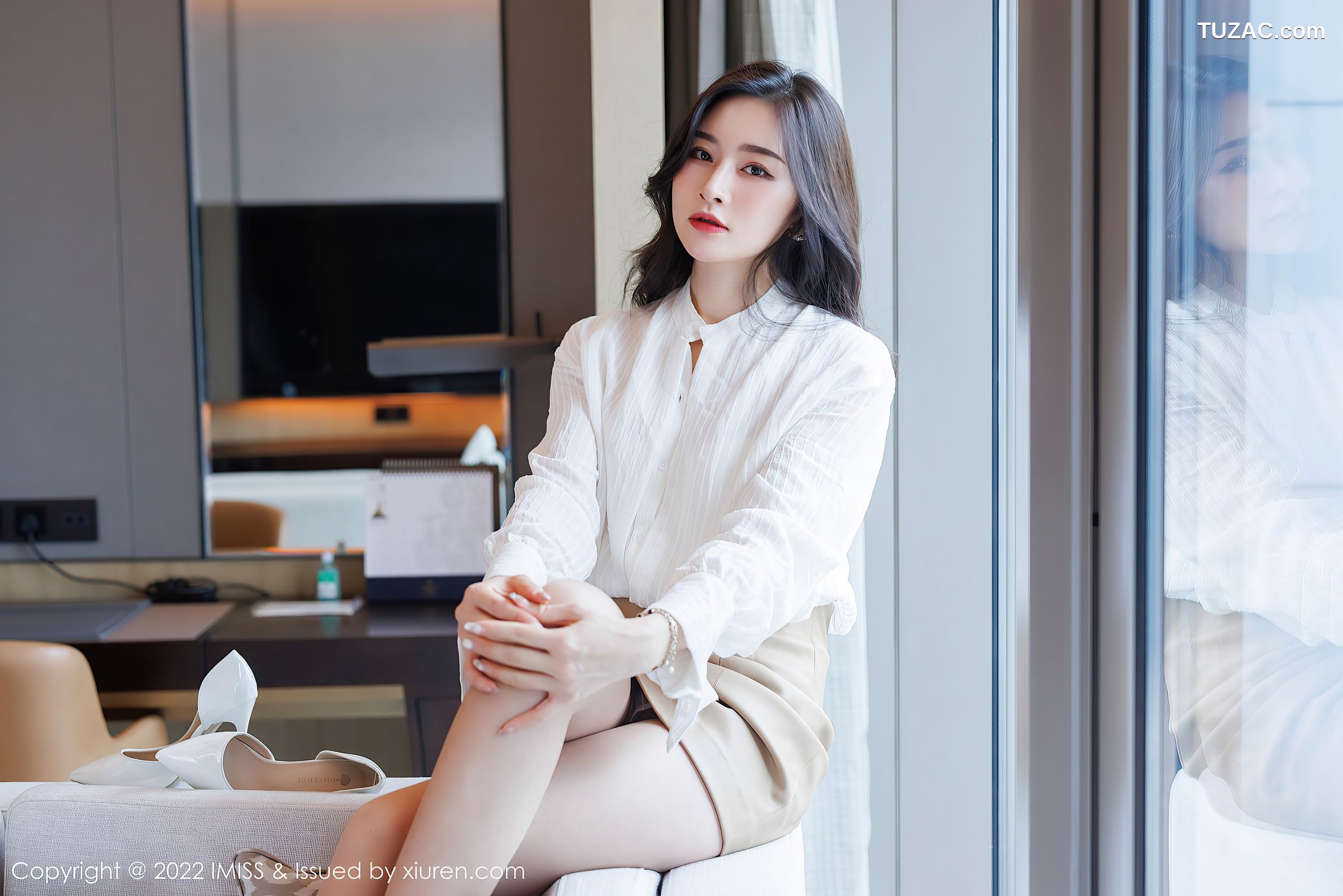 IMiss爱蜜社-656-Vanessa-白色上衣棕色短裙白色内衣-2022.01.25