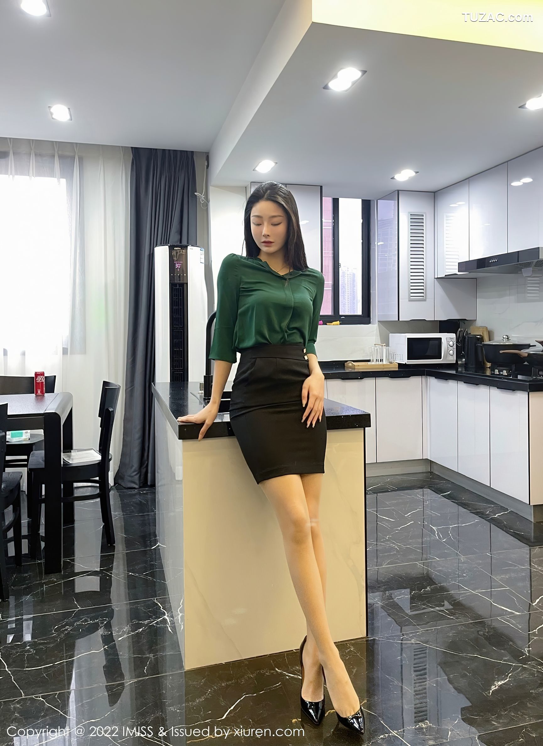 IMiss爱蜜社-662-逗逗doudou-绿色上衣黑色短裙肉丝-2022.02.10