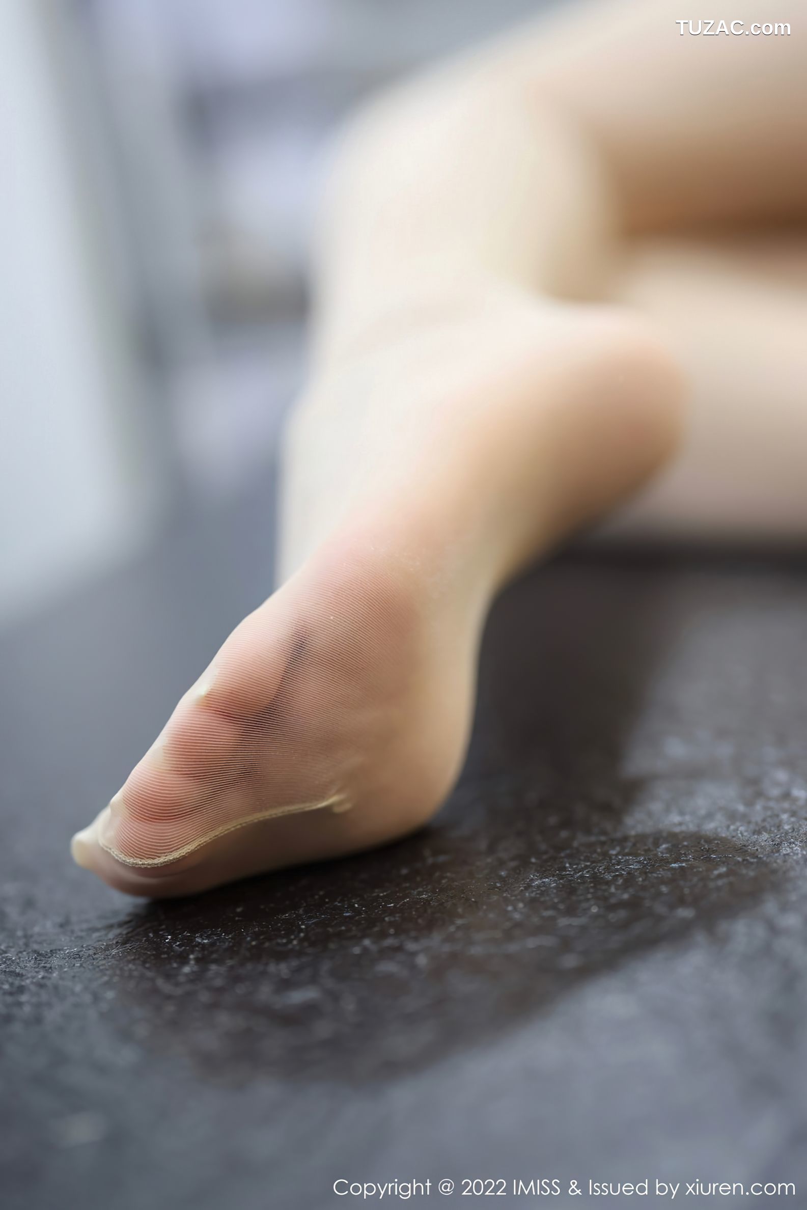 IMiss爱蜜社-662-逗逗doudou-绿色上衣黑色短裙肉丝-2022.02.10