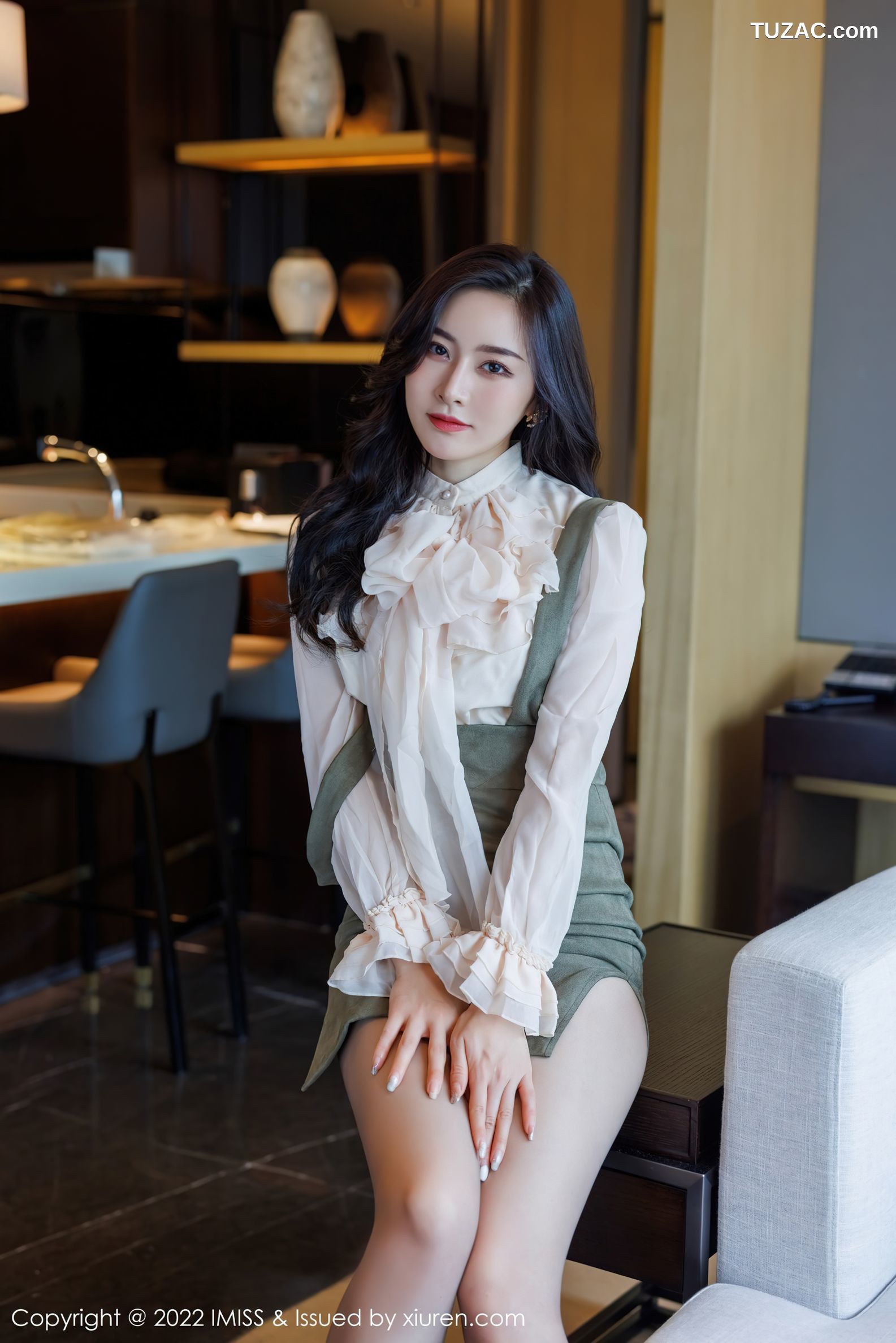 IMiss爱蜜社-664-Vanessa-白衣暗绿短裙蕾丝内衣肉丝-2022.02.14