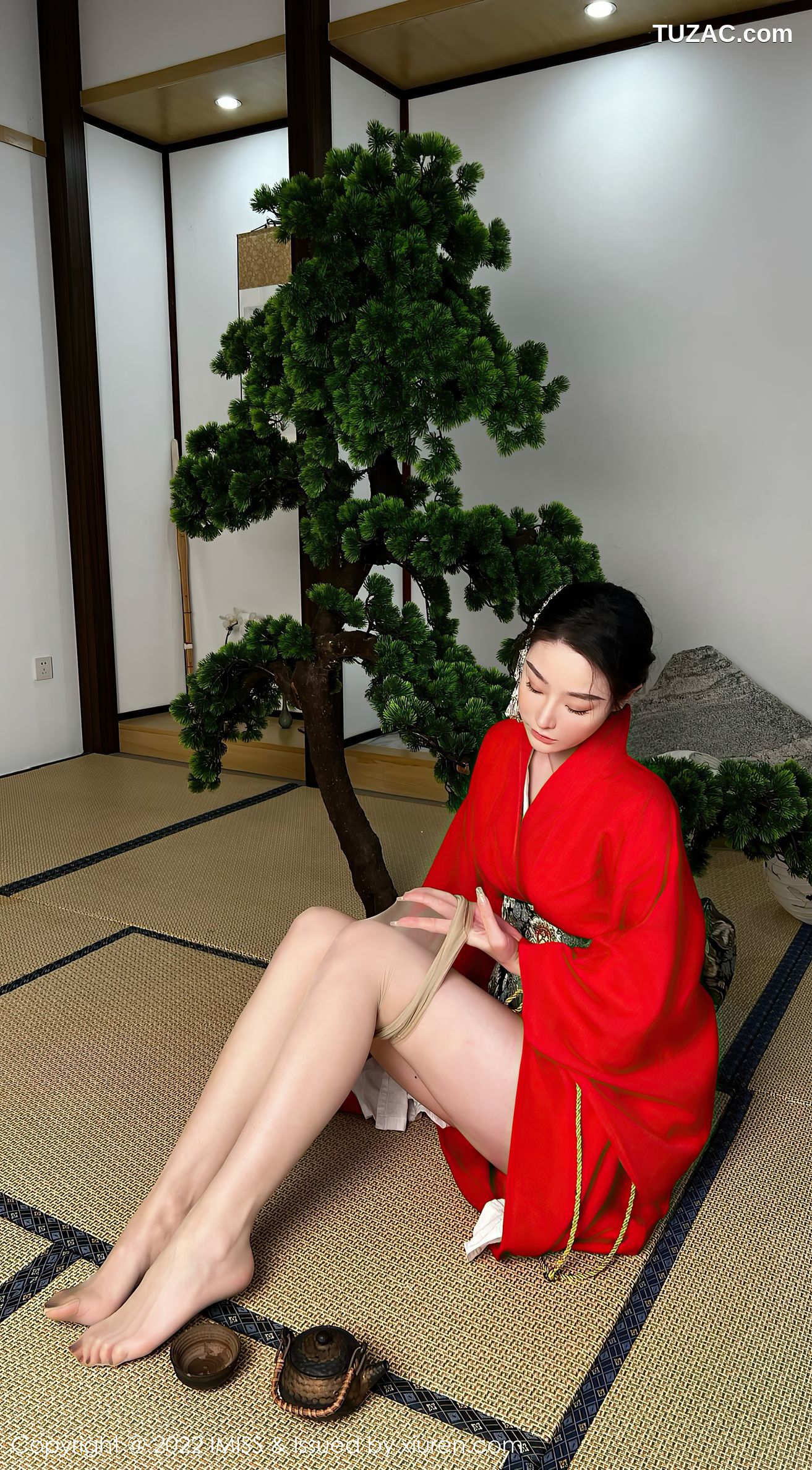 IMiss爱蜜社-669-逗逗Doudou-红色和服诱人原色丝袜-2022.03.08