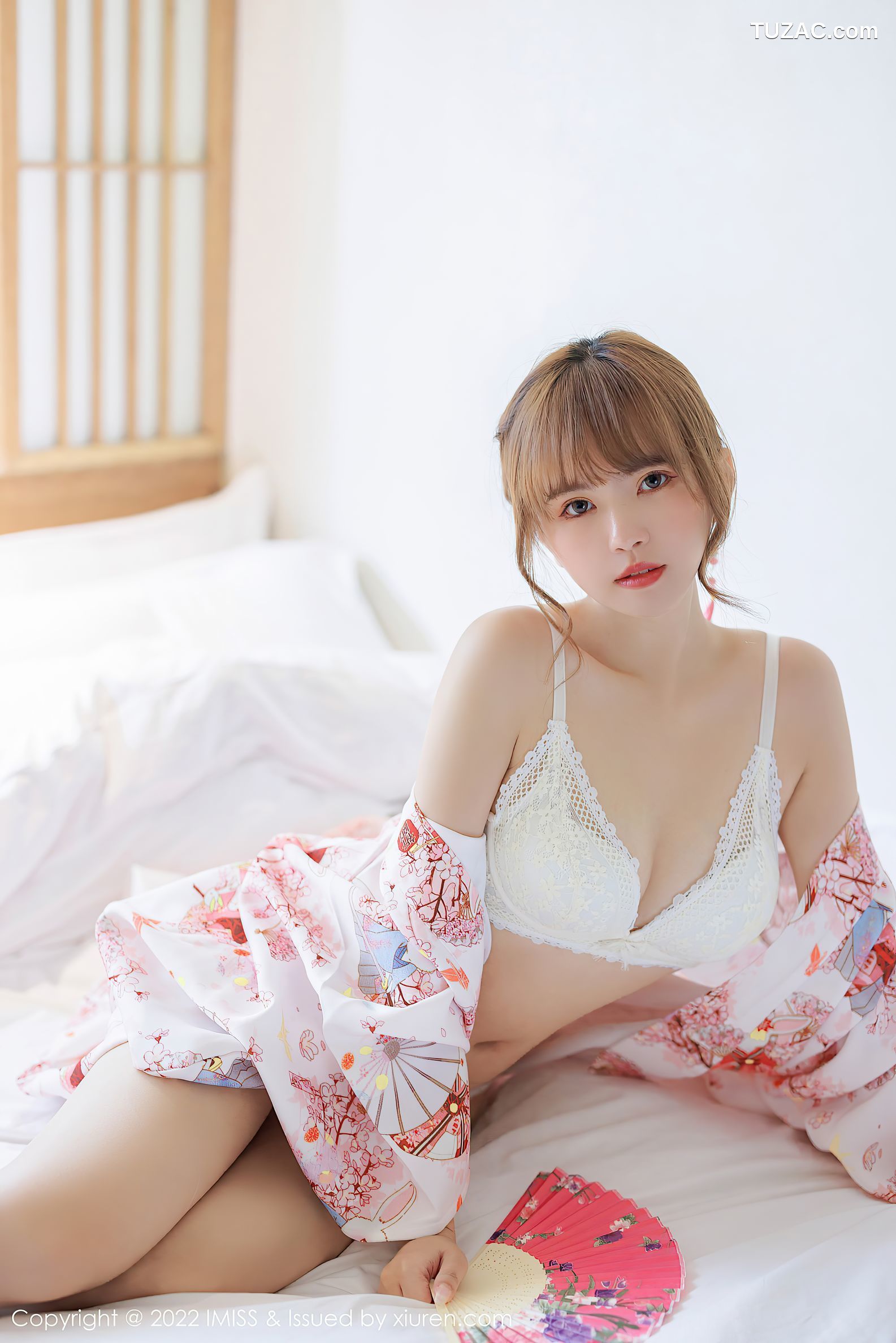 IMiss爱蜜社-676-张思允Nice-云南心愿旅拍白色红碎花和服蕾丝内衣-2022.04.07