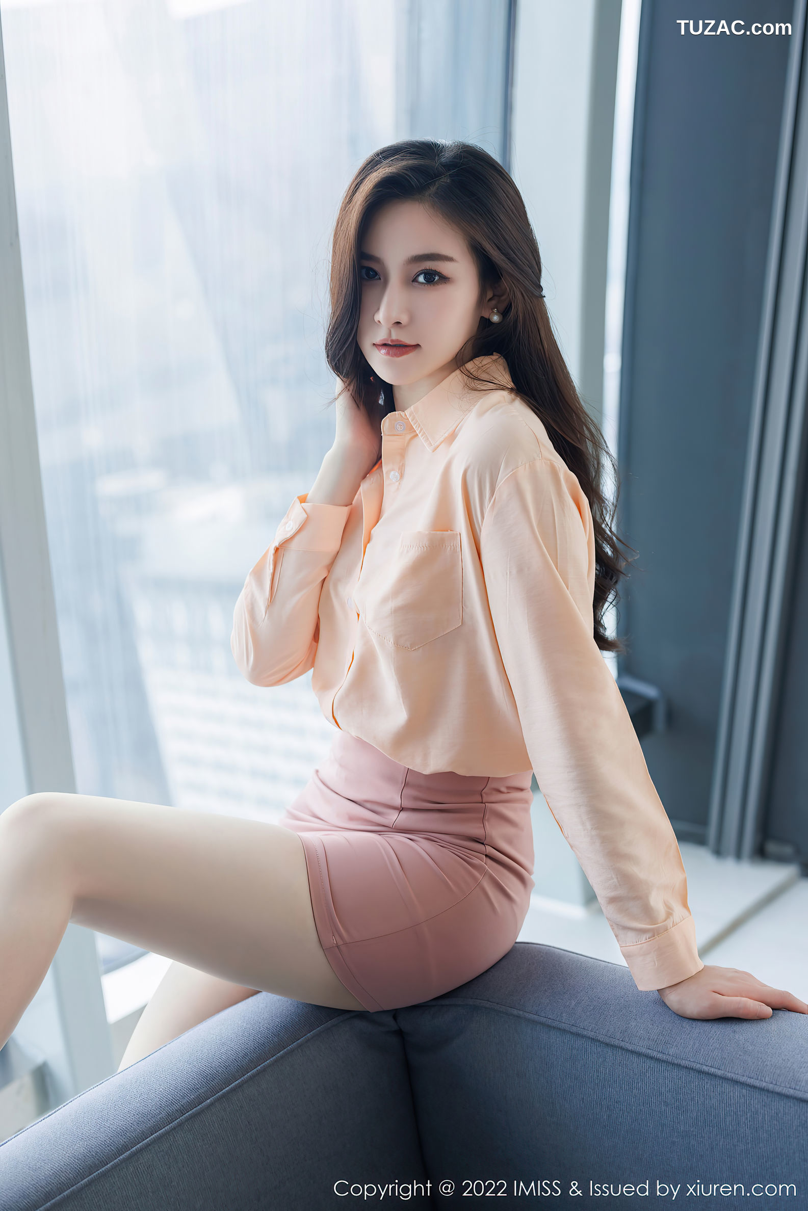 IMiss爱蜜社-694-Vanessa-淡橙上衣浅粉短裙蕾丝内衣-2022.08.23