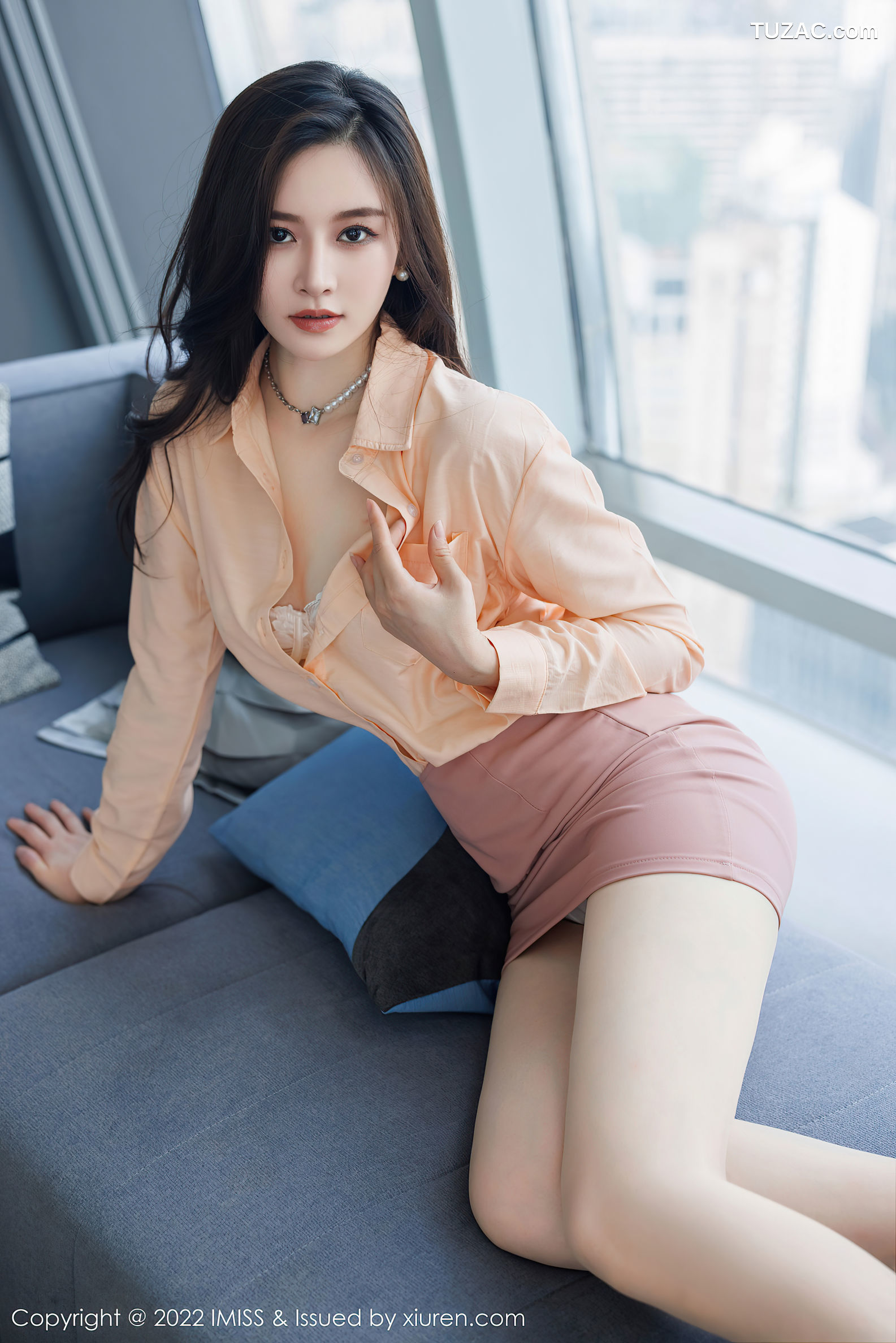 IMiss爱蜜社-694-Vanessa-淡橙上衣浅粉短裙蕾丝内衣-2022.08.23