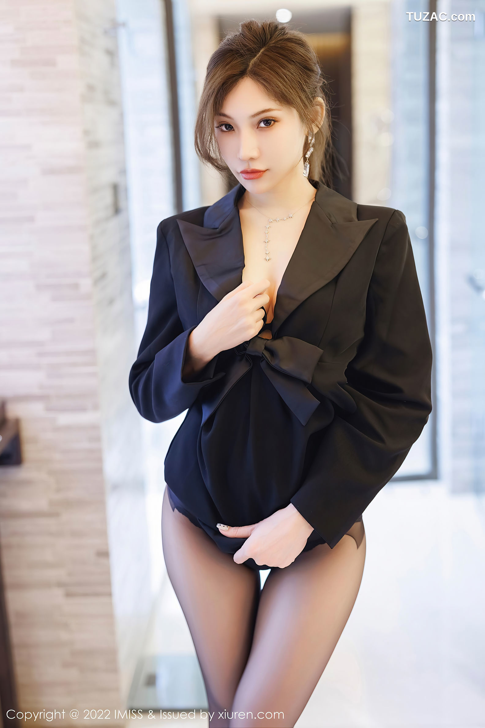 IMiss爱蜜社-695-小狐狸Kathryn-黑色职业装黑色内衣-2022.08.29