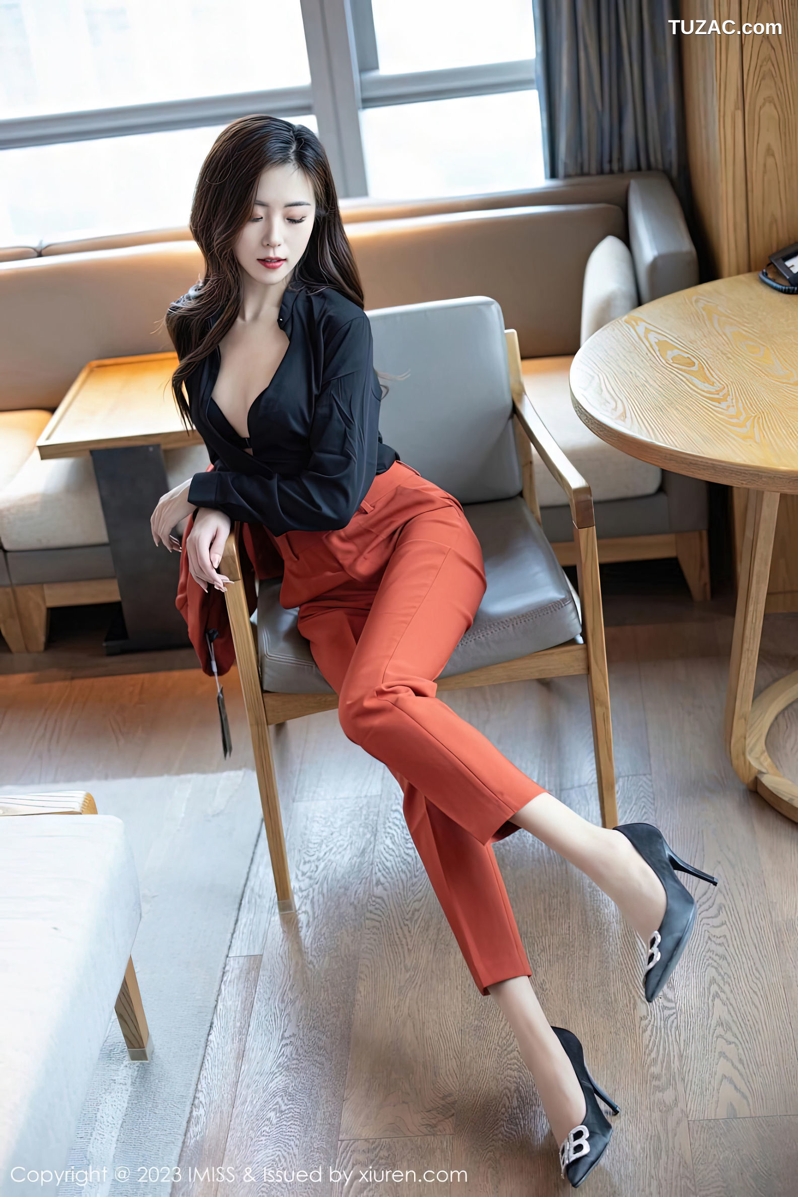 IMiss爱蜜社-717-杨紫嫣Candy-职场OL红色套装黑色内衣肉丝-2023.02.15