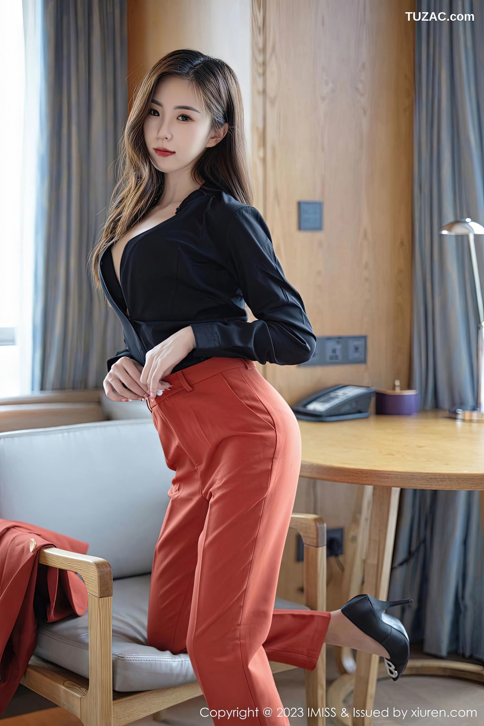 IMiss爱蜜社-717-杨紫嫣Candy-职场OL红色套装黑色内衣肉丝-2023.02.15