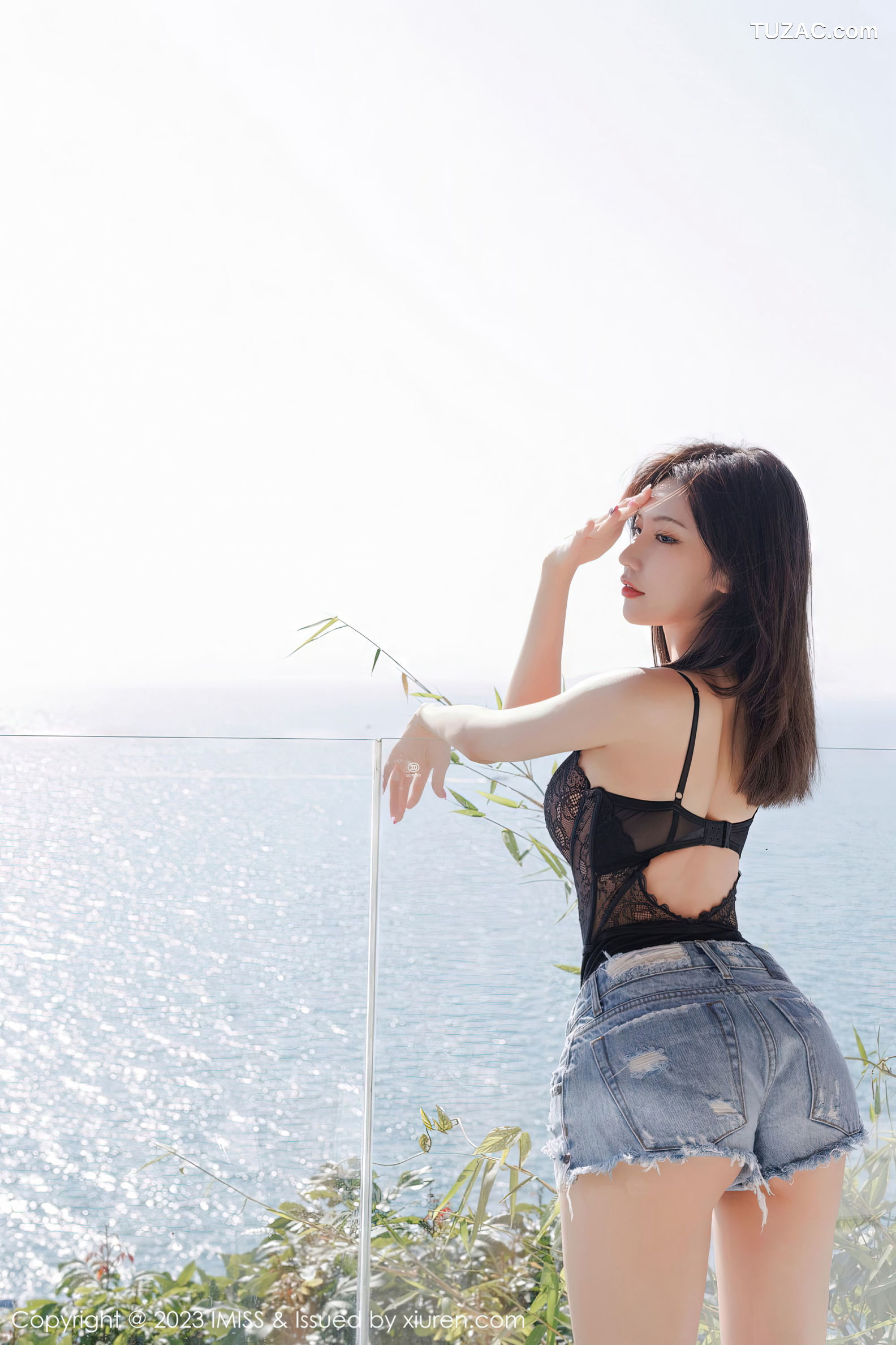 IMiss爱蜜社-718-小狐狸Kathryn-黑色情趣蕾丝吊带牛仔短裤-2023.02.22