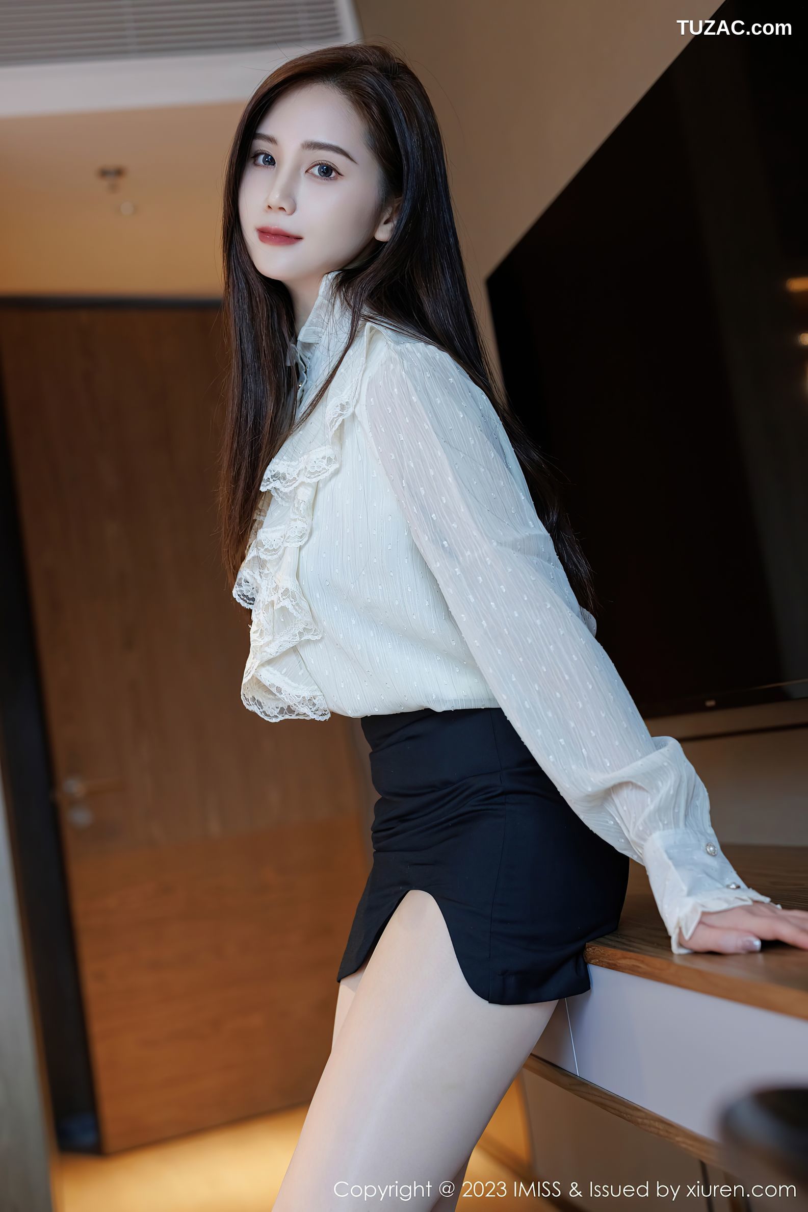 IMiss爱蜜社-722-Sisy思-白衬衫黑短裙红色内衣肉丝-2023.03.13