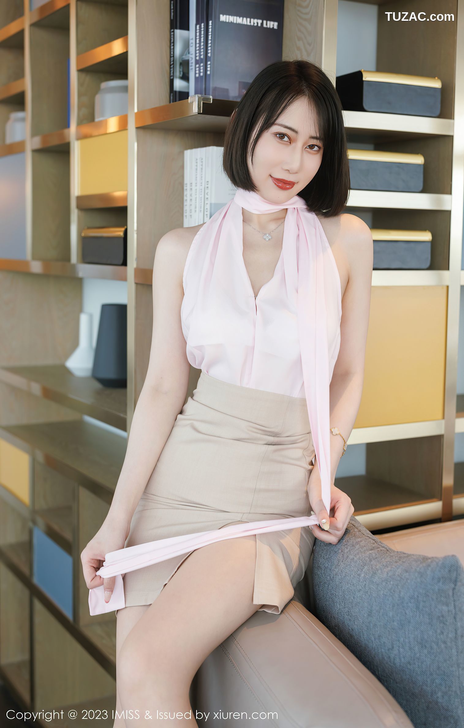 IMiss爱蜜社-736-瑞妤-浅粉上衣米色短裙清纯甜美-2023.07.17
