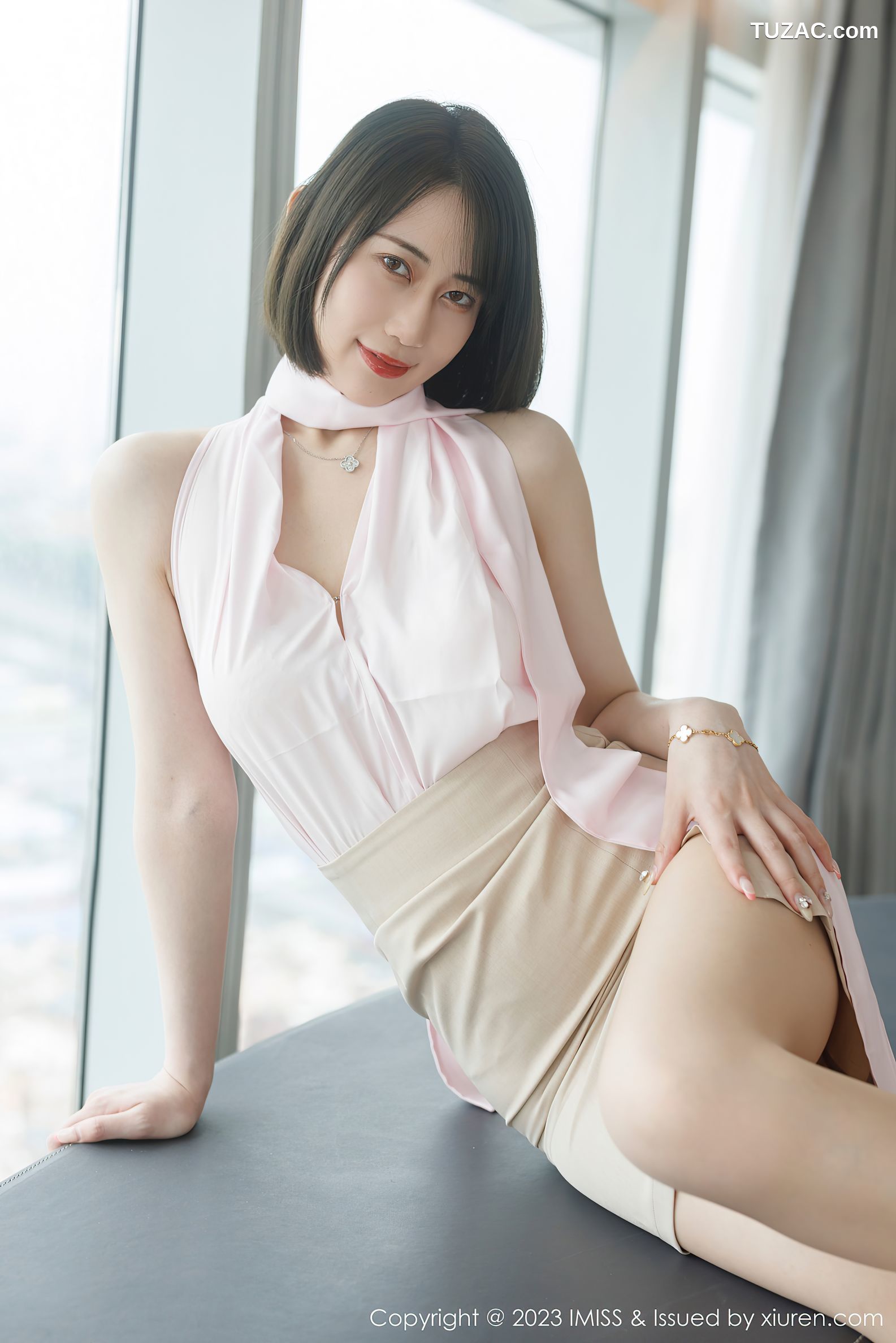 IMiss爱蜜社-736-瑞妤-浅粉上衣米色短裙清纯甜美-2023.07.17