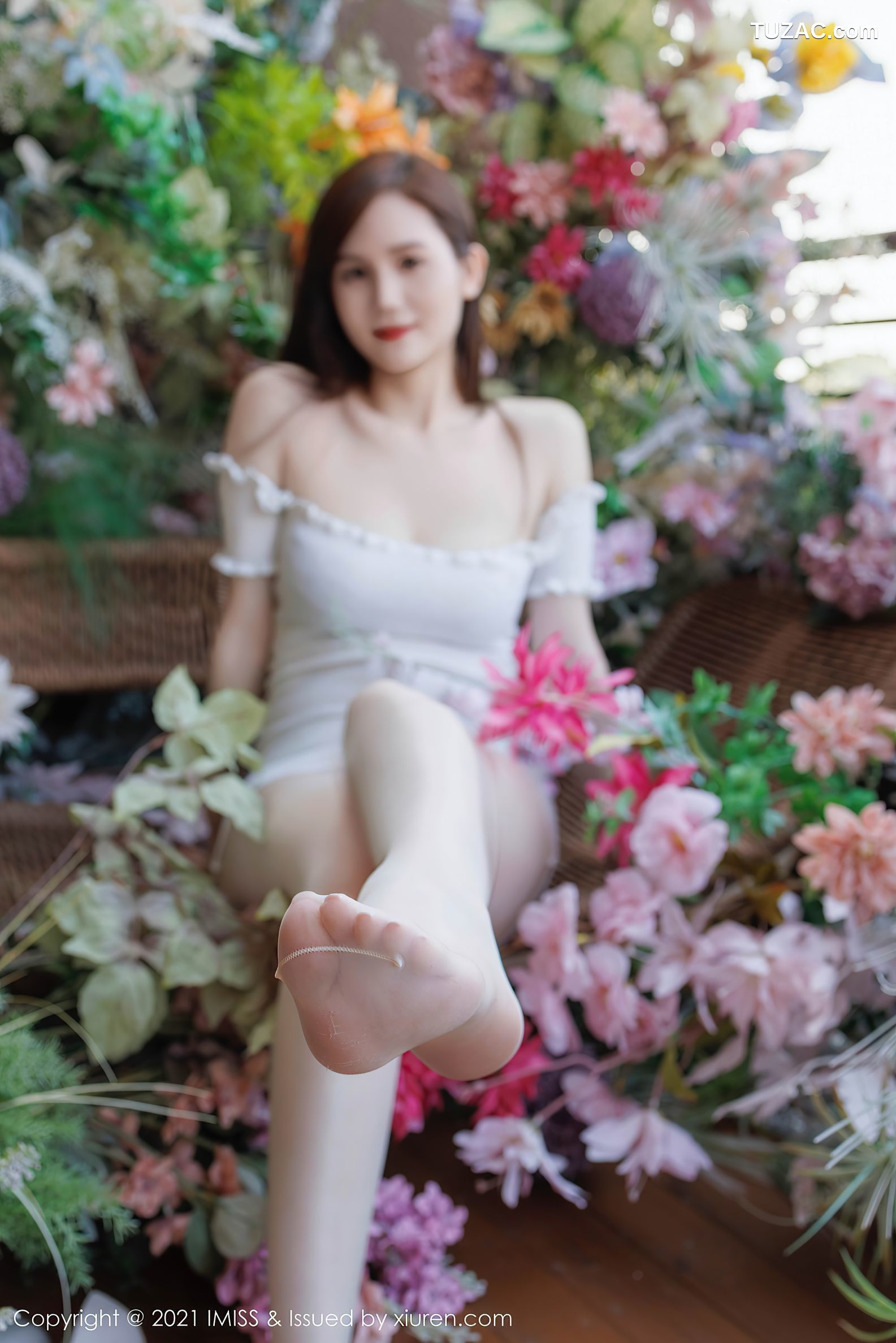 IMiss爱蜜社-761-SISY思-白色露肩连衣短裙紫色蕾丝内衣-2023.12.11