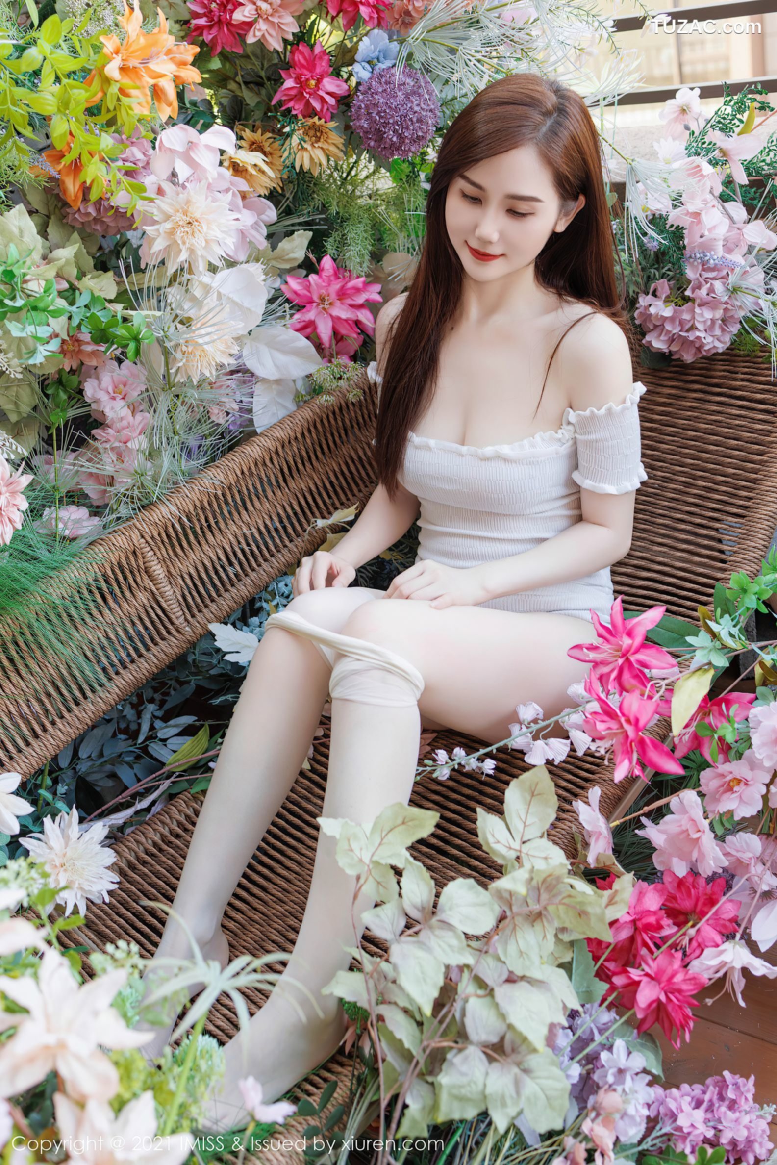 IMiss爱蜜社-761-SISY思-白色露肩连衣短裙紫色蕾丝内衣-2023.12.11