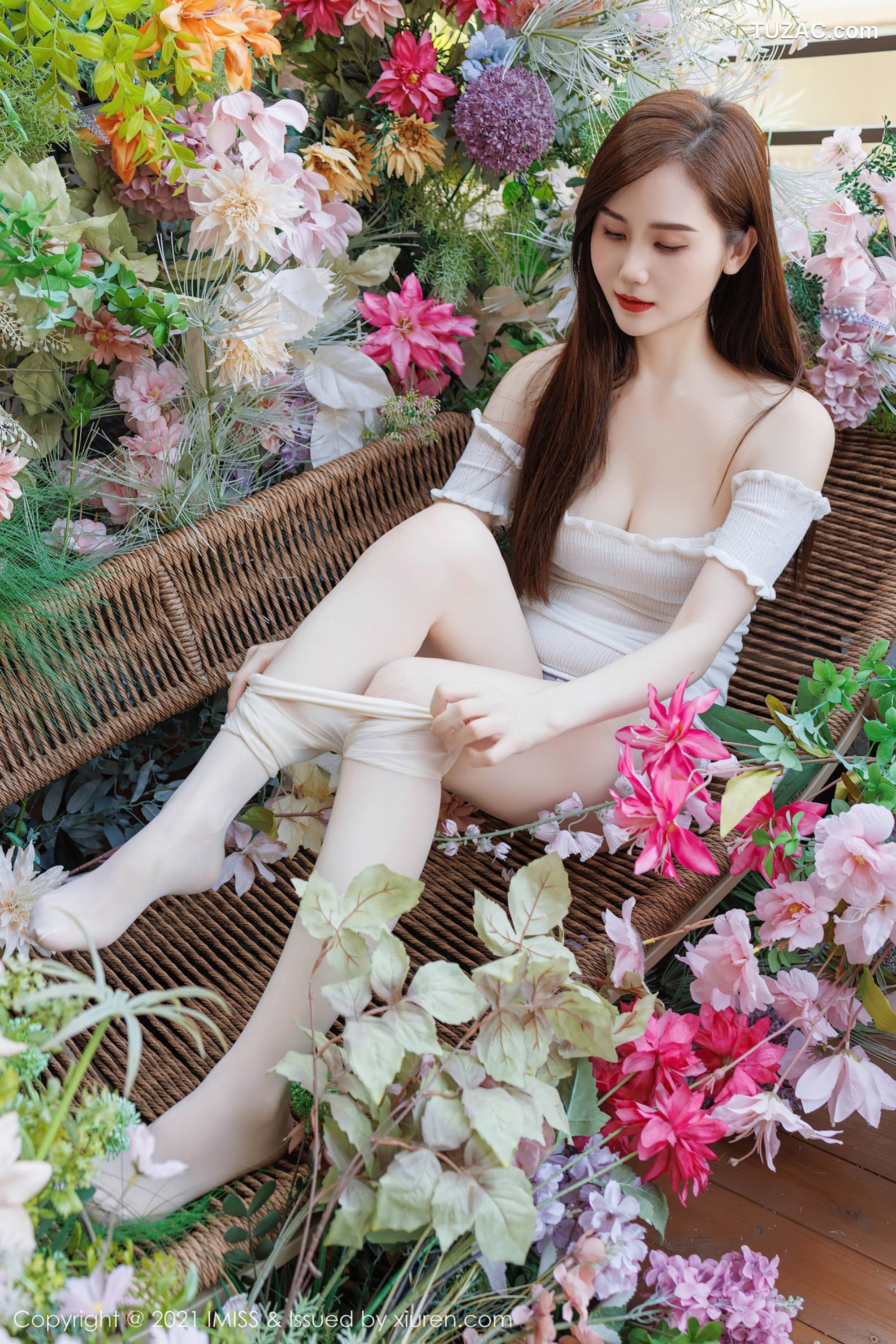 IMiss爱蜜社-761-SISY思-白色露肩连衣短裙紫色蕾丝内衣-2023.12.11