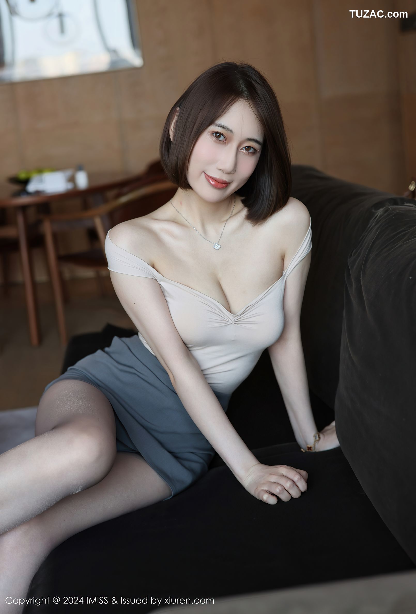 IMiss爱蜜社-778-瑞妤-白T灰短裙丁字裤-2024.08.26