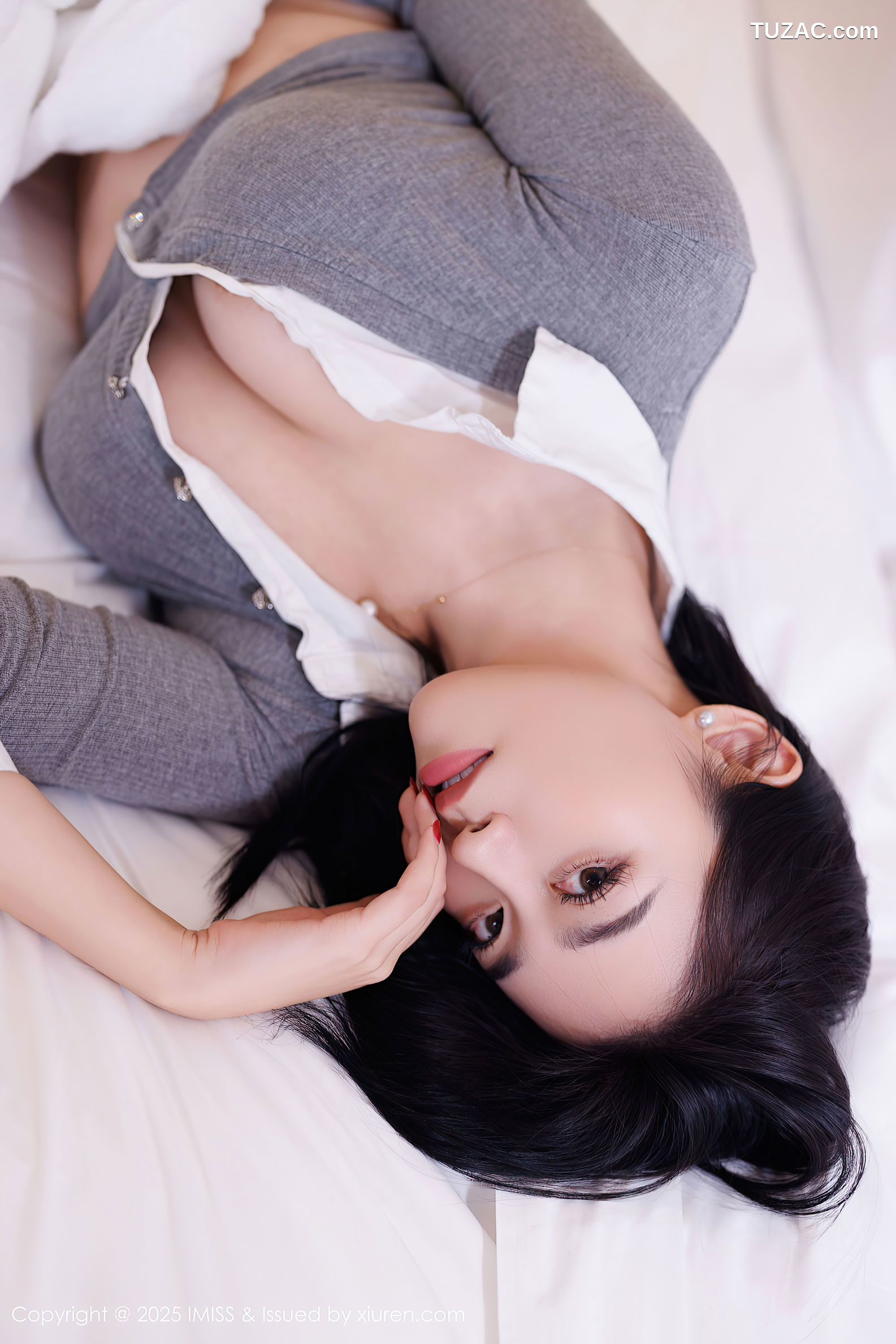 IMiss爱蜜社-784-许诺Sabrina灰衫暗粉色短裙-2025.01.23