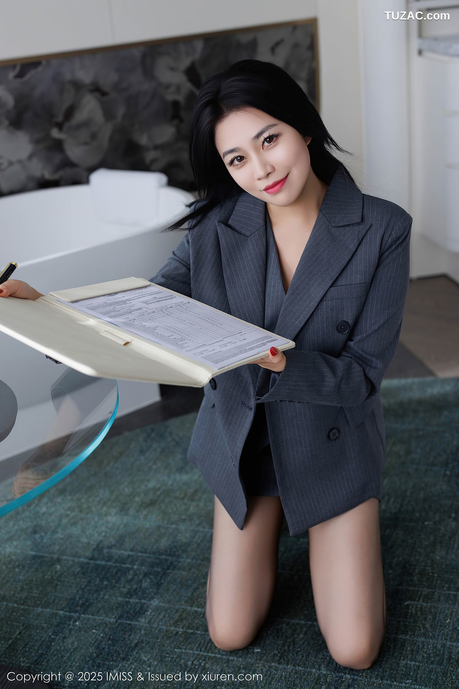 IMiss爱蜜社-787-许诺Sabrina-OL深灰裙装黑丝红色内衣-2025.03.19