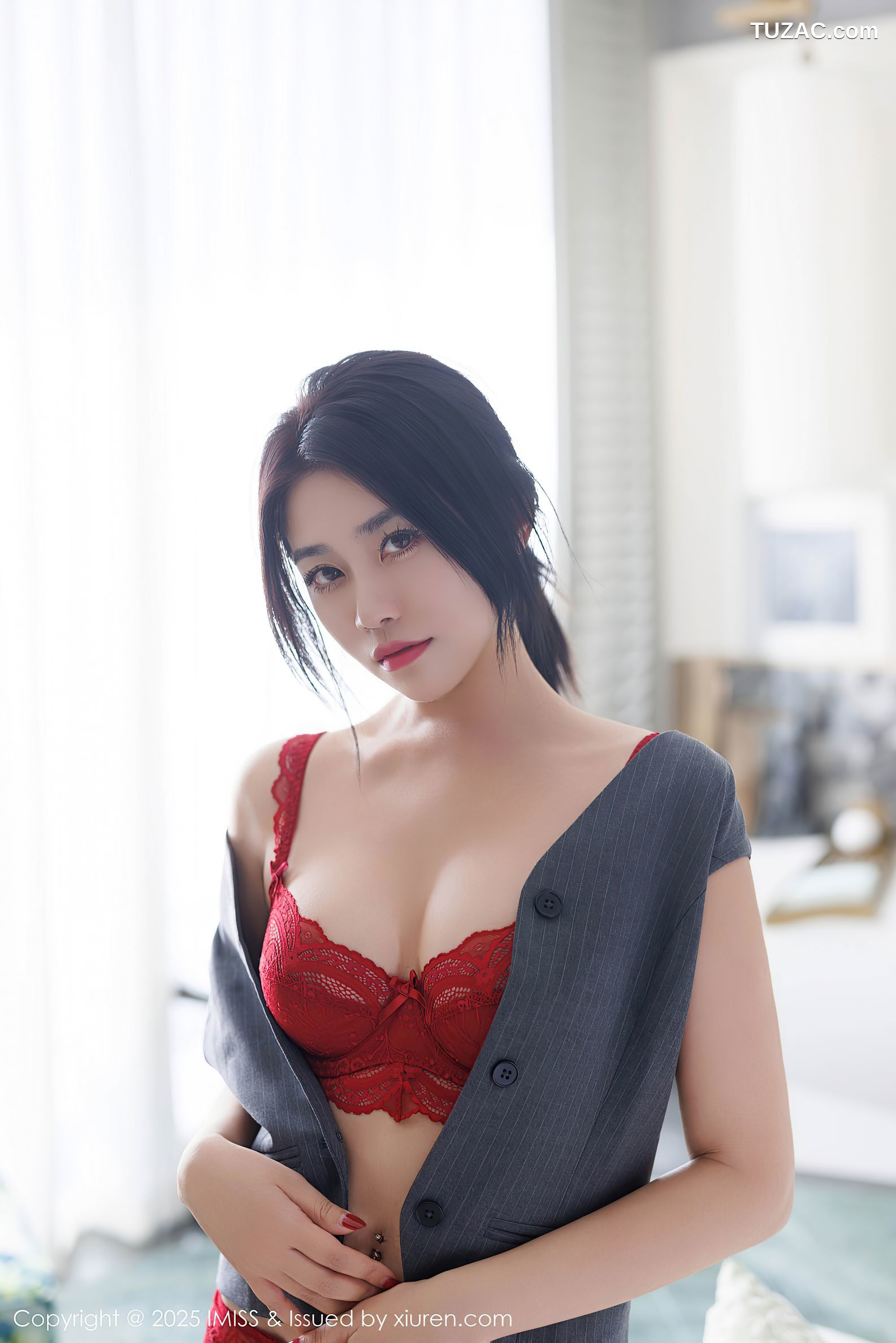 IMiss爱蜜社-787-许诺Sabrina-OL深灰裙装黑丝红色内衣-2025.03.19