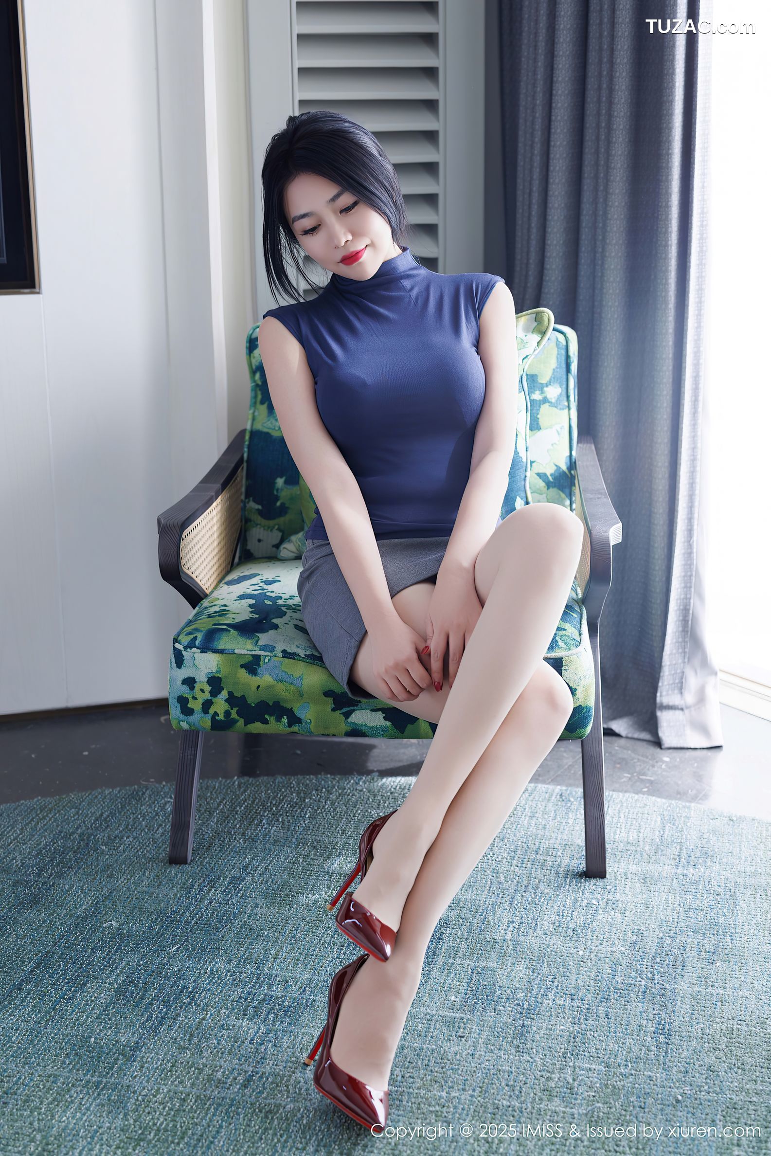 IMiss爱蜜社-789-许诺Sabrina-灰色包臀裙写真-2025.04.16