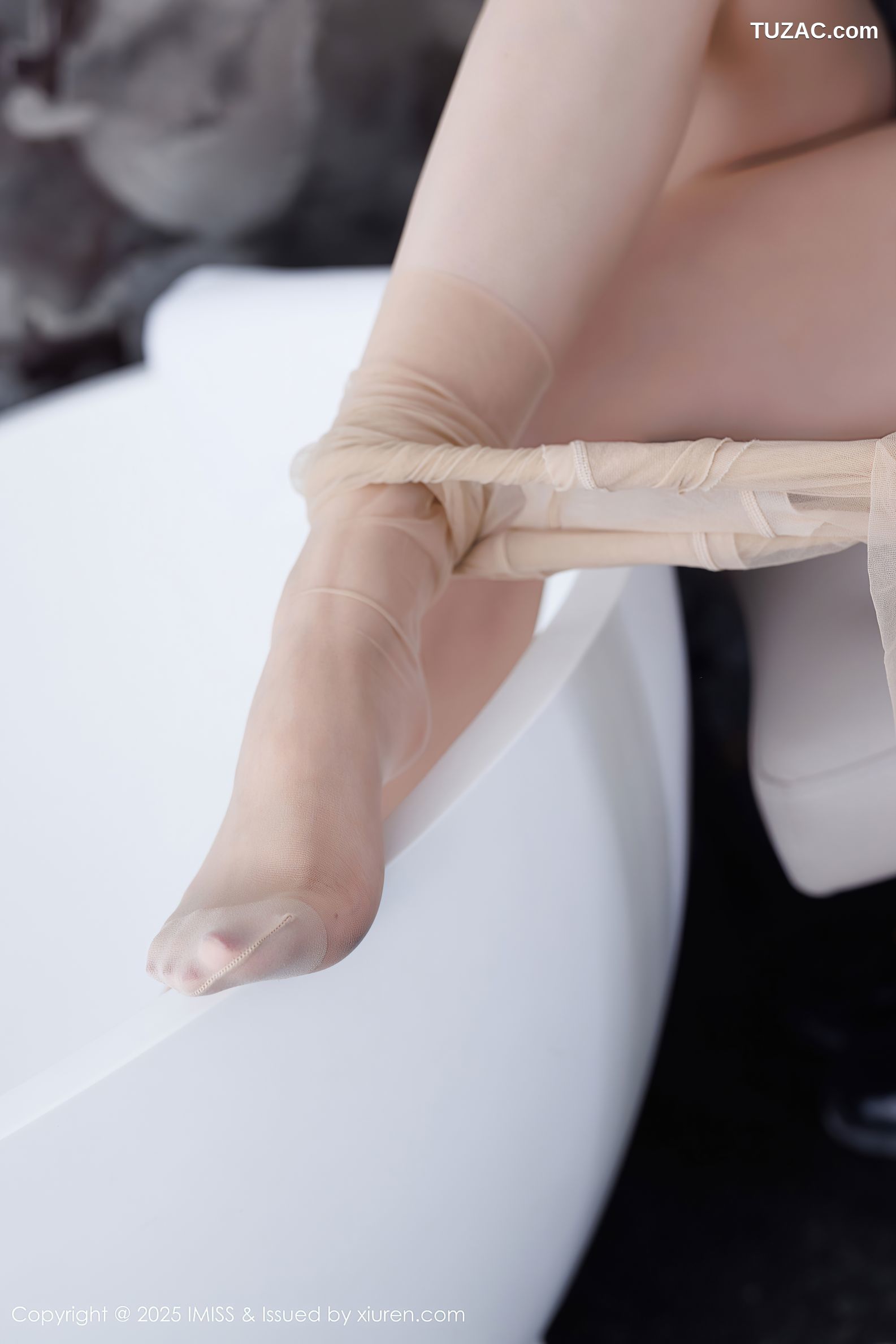 IMiss爱蜜社-789-许诺Sabrina-灰色包臀裙写真-2025.04.16