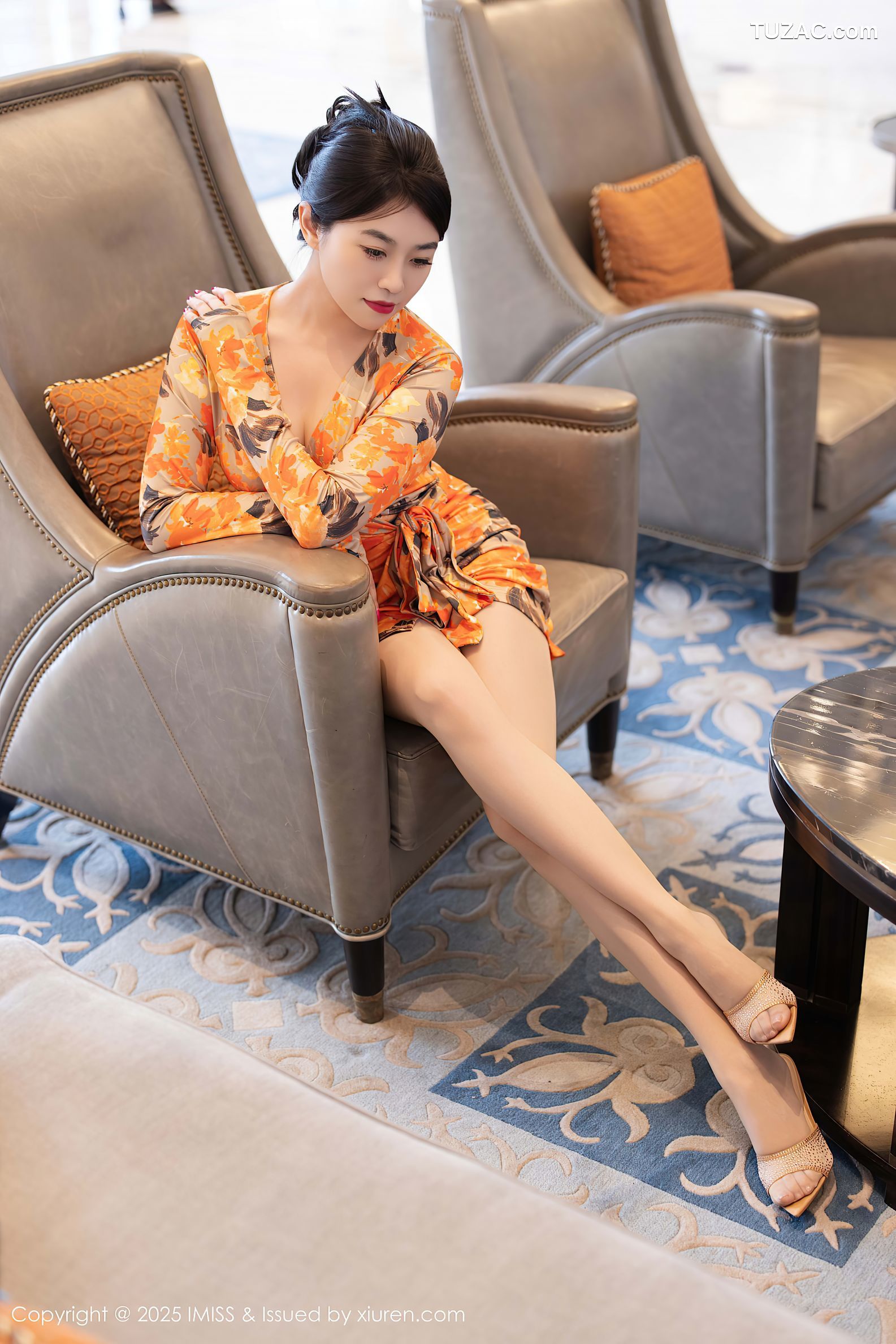 IMiss爱蜜社-796-许诺Sabrina-连衣短裙肉色丝袜-2025.07.21