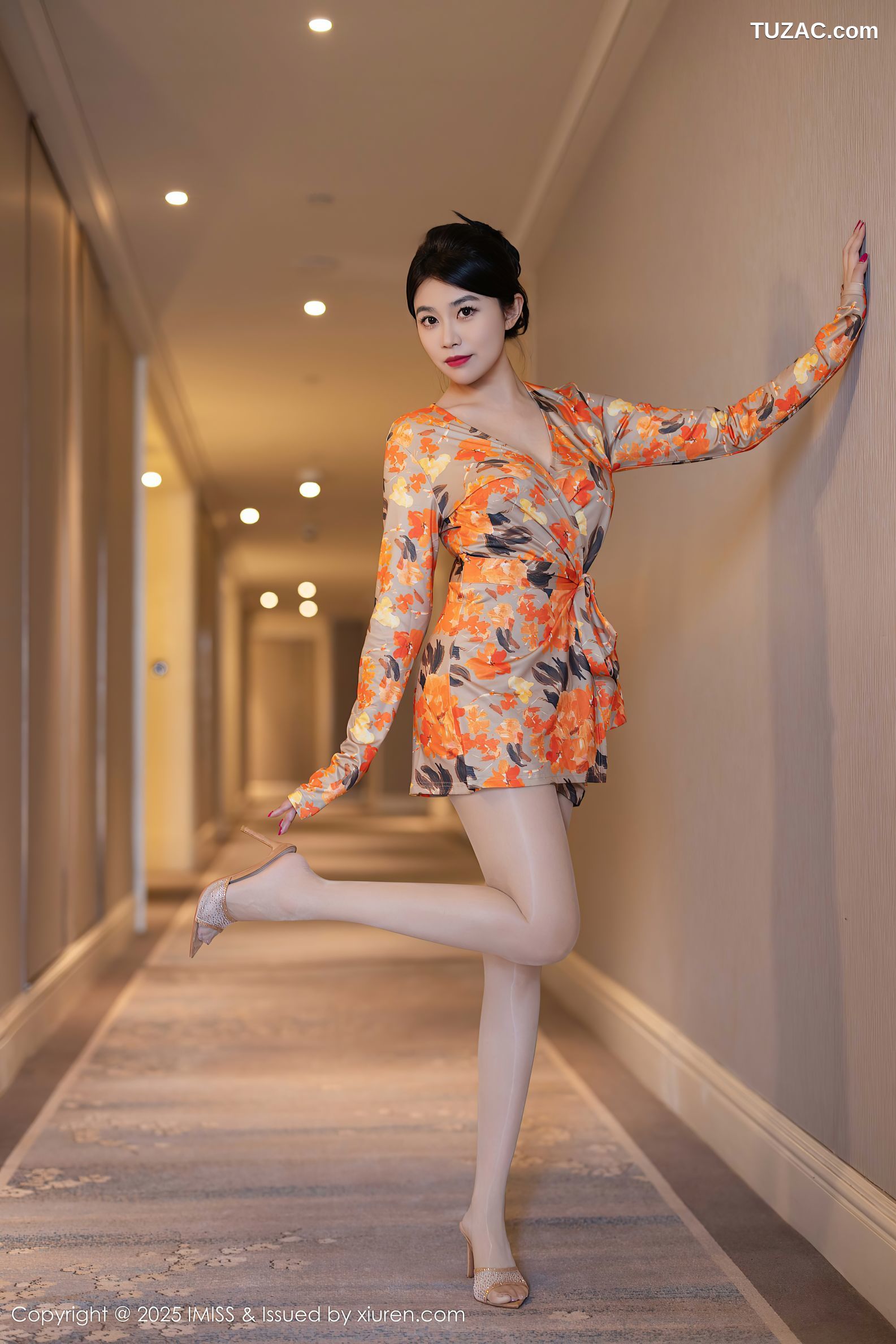 IMiss爱蜜社-796-许诺Sabrina-连衣短裙肉色丝袜-2025.07.21