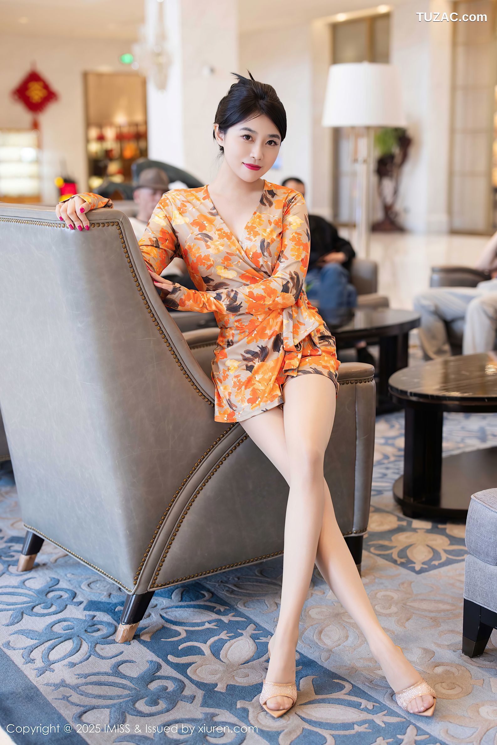 IMiss爱蜜社-796-许诺Sabrina-连衣短裙肉色丝袜-2025.07.21