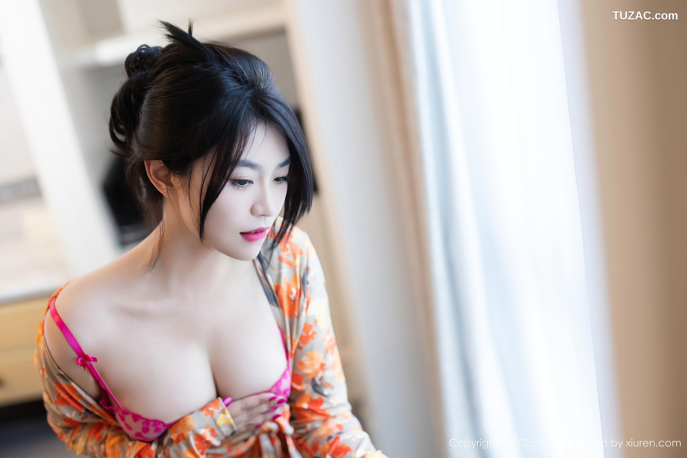 IMiss爱蜜社-796-许诺Sabrina-连衣短裙肉色丝袜-2025.07.21