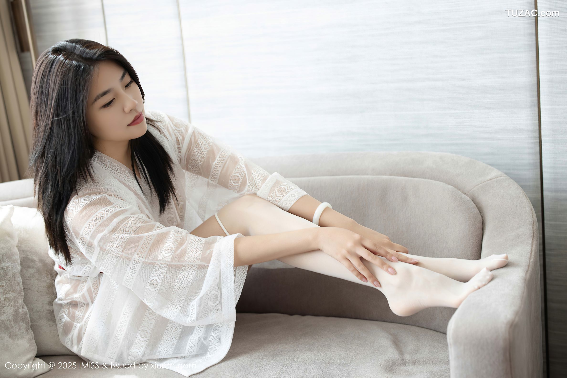 IMiss爱蜜社-798-许诺Sabrina-轻透白纱衣美眸美腿-2025.08.14