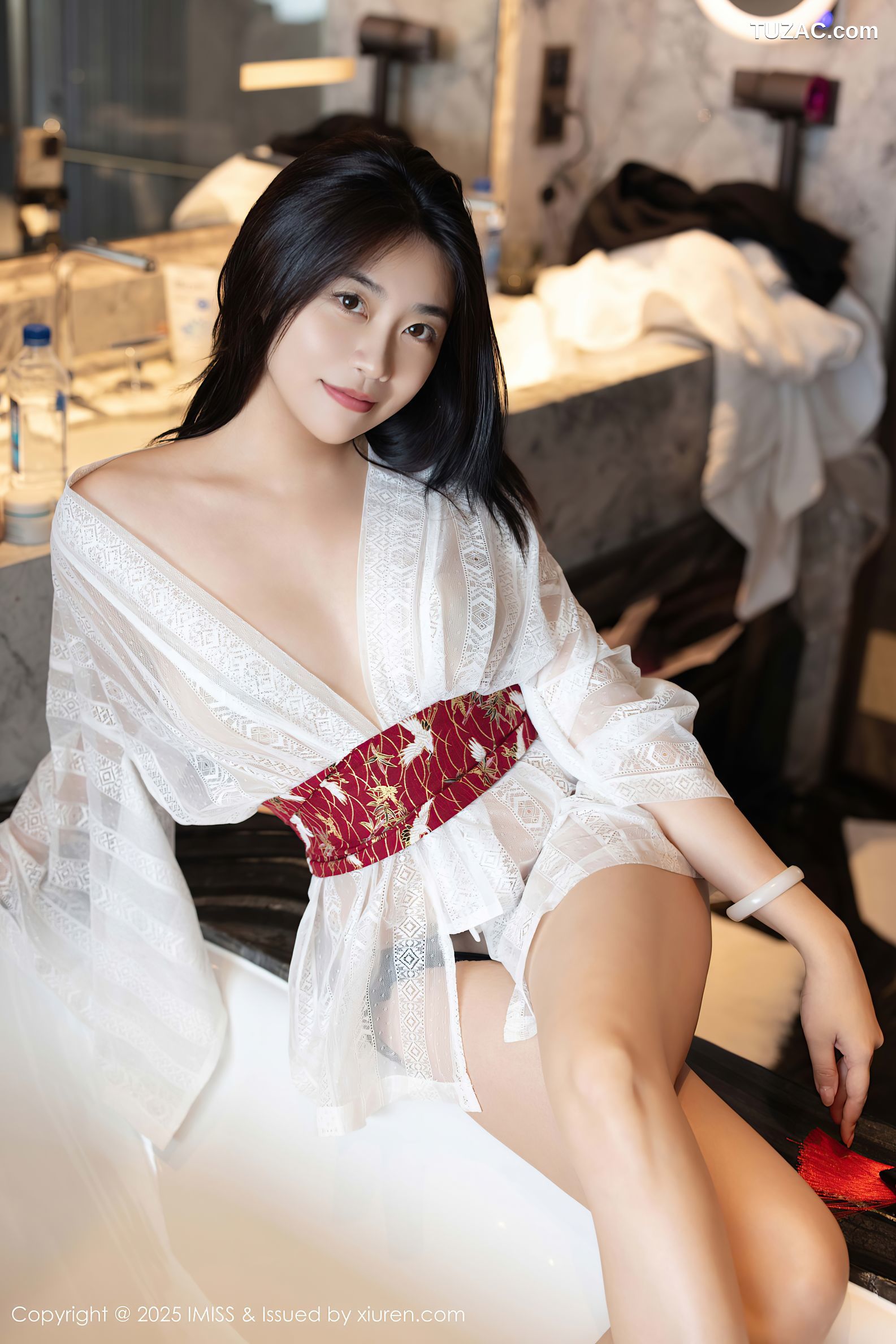 IMiss爱蜜社-798-许诺Sabrina-轻透白纱衣美眸美腿-2025.08.14