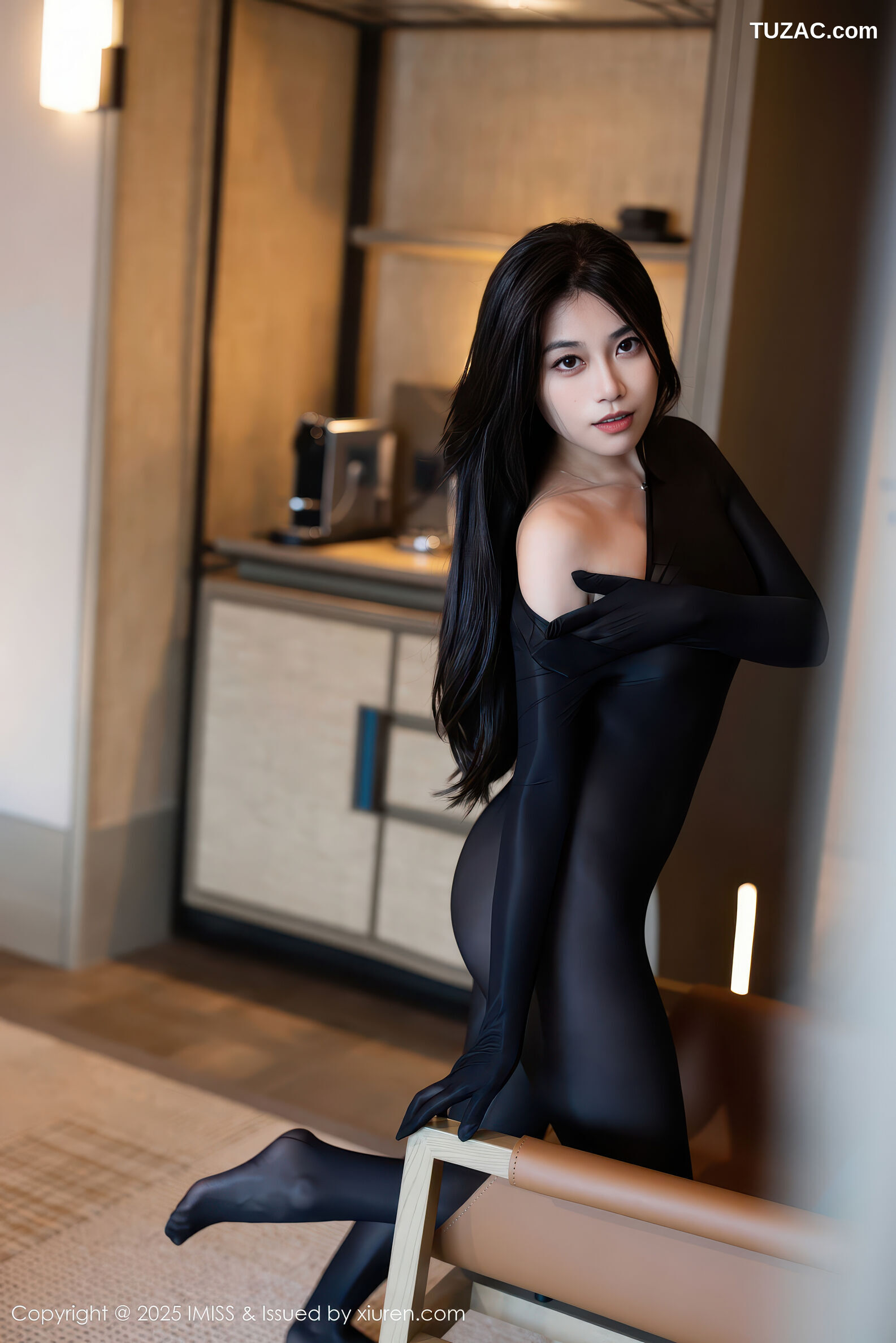 IMiss爱蜜社-803-许诺Sabrina-轻透连体黑丝-2025.12.25