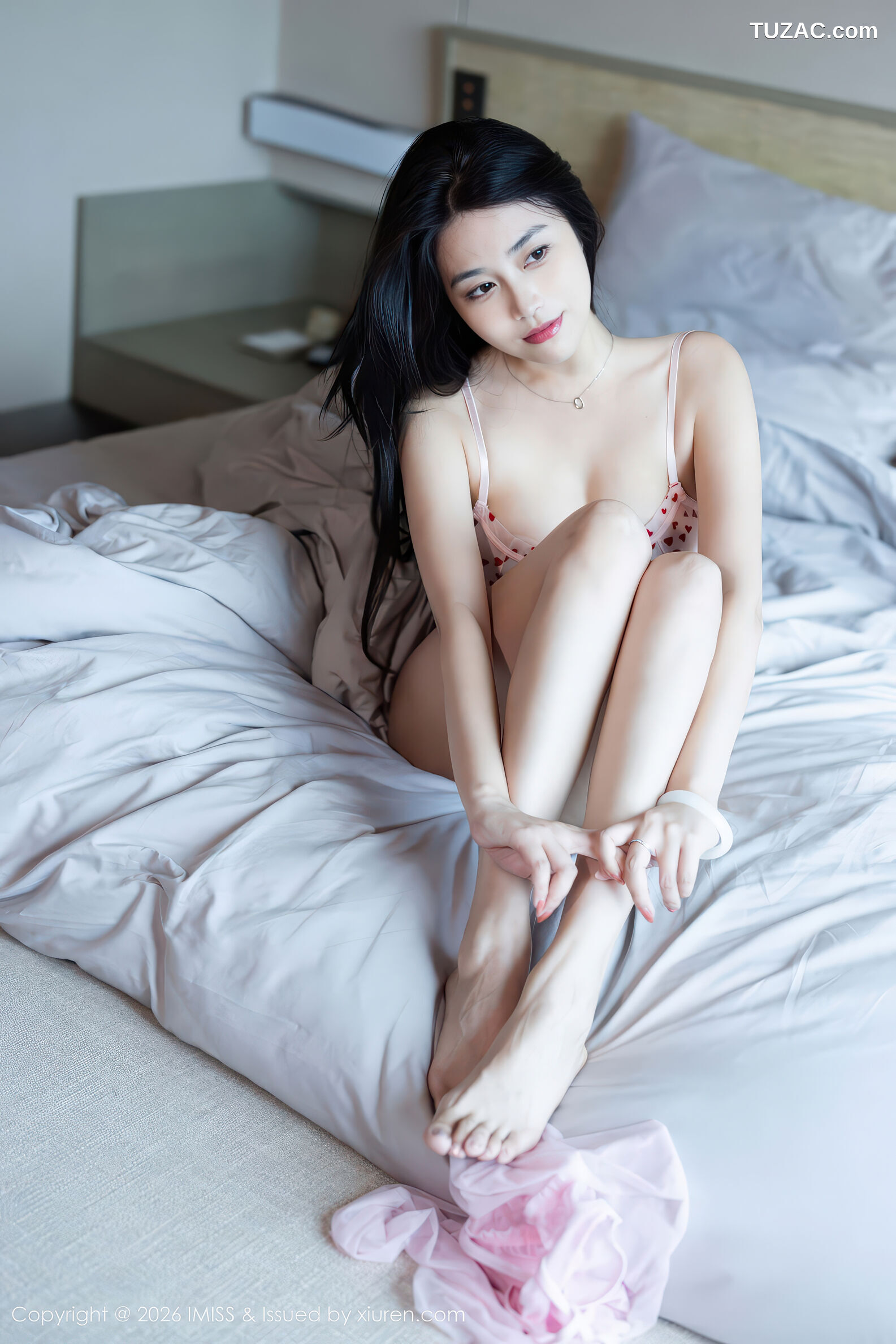 IMiss爱蜜社-804-许诺Sabrina-吊带裙红心内衣-2026.01.04
