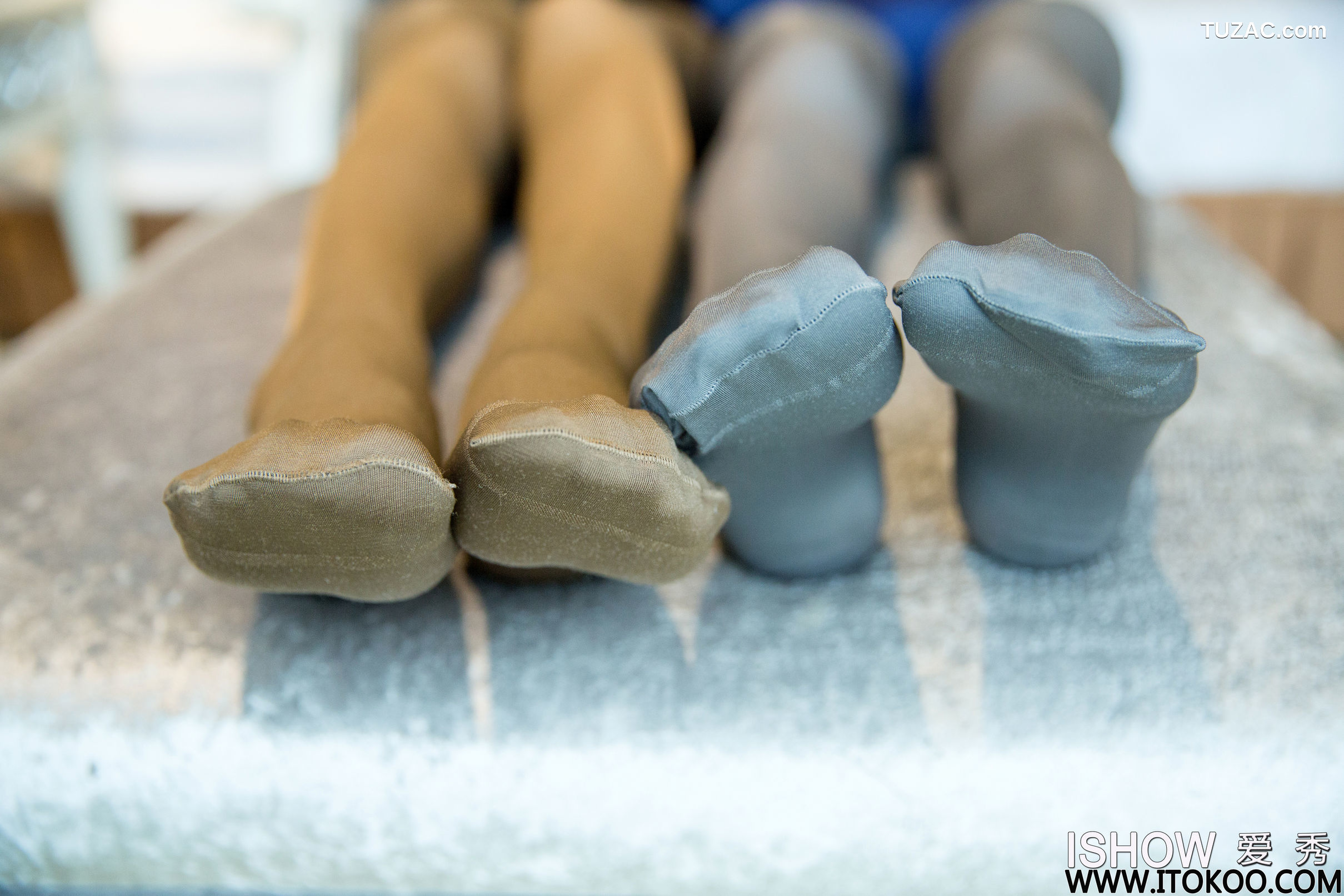 IShow爱秀-128-王雯雯-关佳研-《美腿丝足姐妹花》