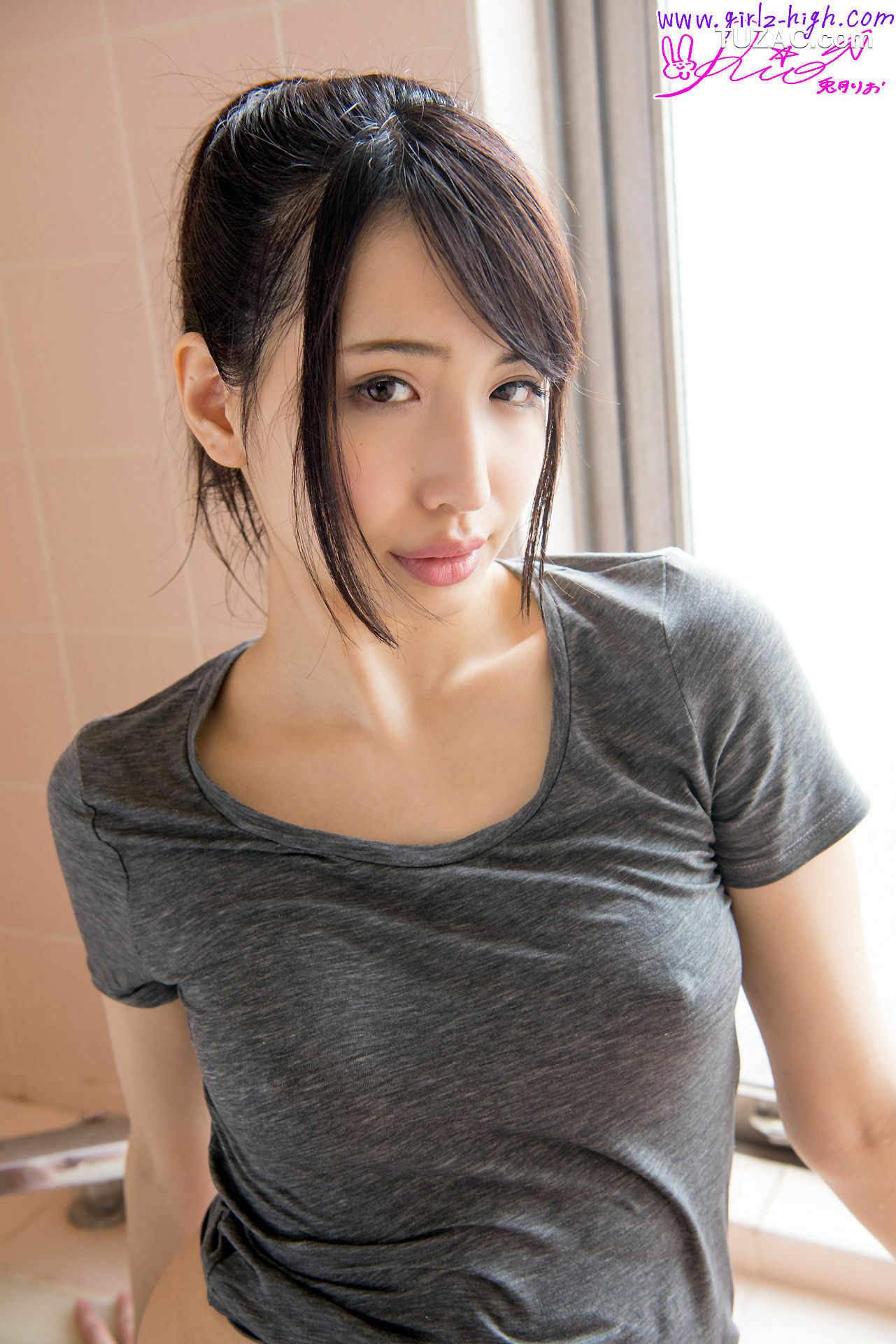 Girlz-High_兎月りお《りおの疼いちゃう》ノーブラTシャツ 写真集[48P]