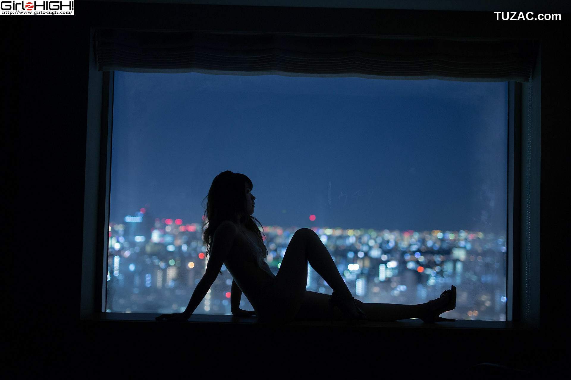 Girlz-High_高桥りか《女子大生のイケないアルバイト》変形水着 写真集[48P]