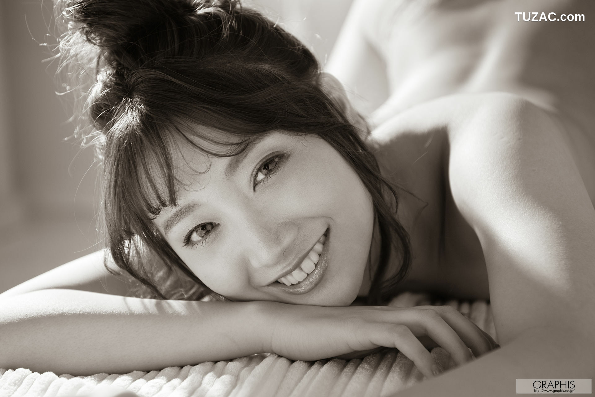Graphis_ 2020.12 每日一枚 加美杏奈 Anna Kami [18P]