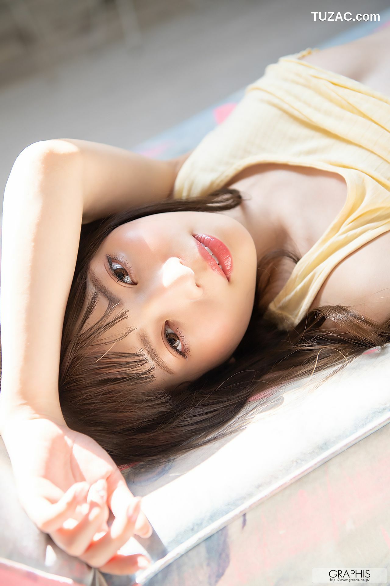 Graphis_ First Gravure 初脱ぎ娘 No.169 槙いずな(槙泉奈) 写真集[62P]