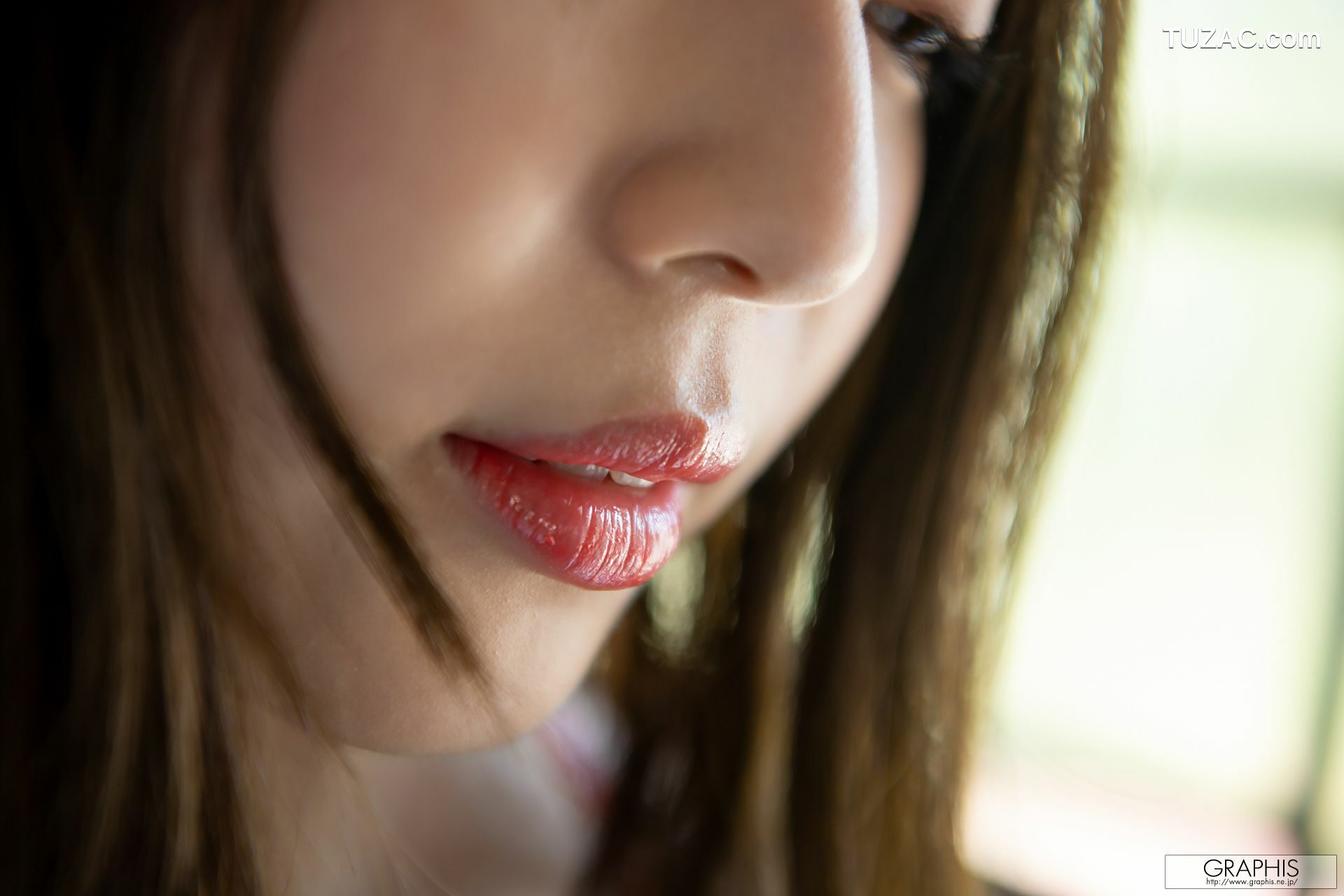 Graphis_ First Gravure 初脱ぎ娘 No.169 槙いずな(槙泉奈) 写真集[62P]