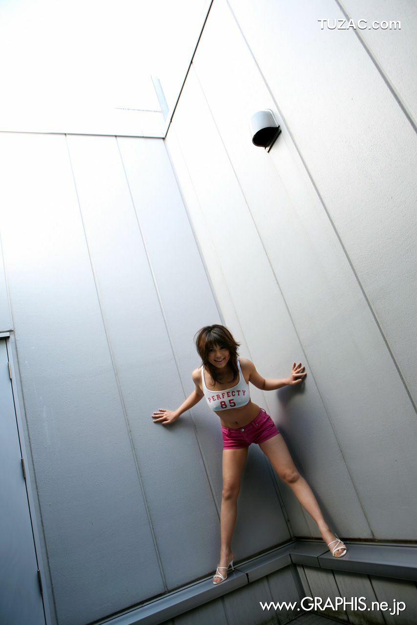 Graphis_ First Gravure 初脱ぎ娘 春咲あずみ/春咲梓美 写真集[41P]
