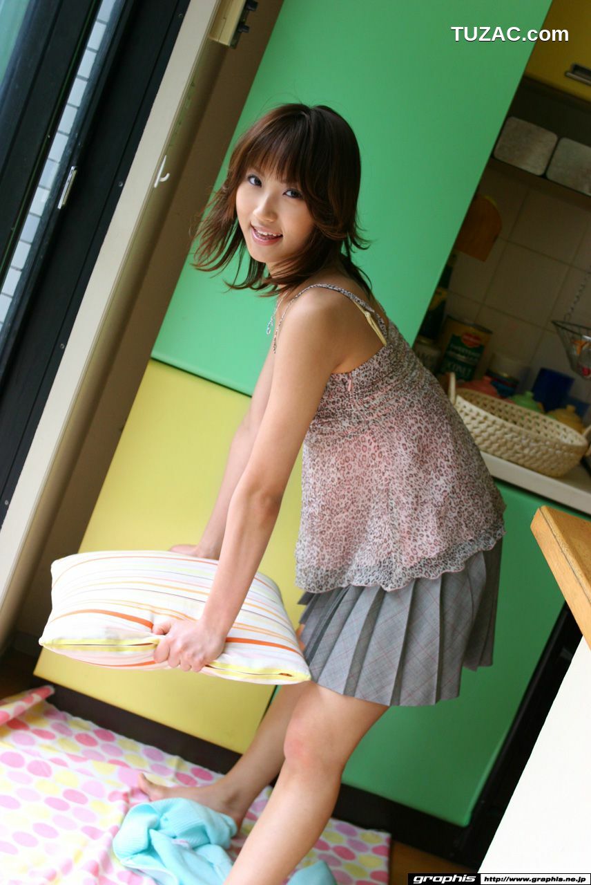 Graphis_ First Gravure 初脱ぎ娘 森村はるか/森村遥 写真集[33P]