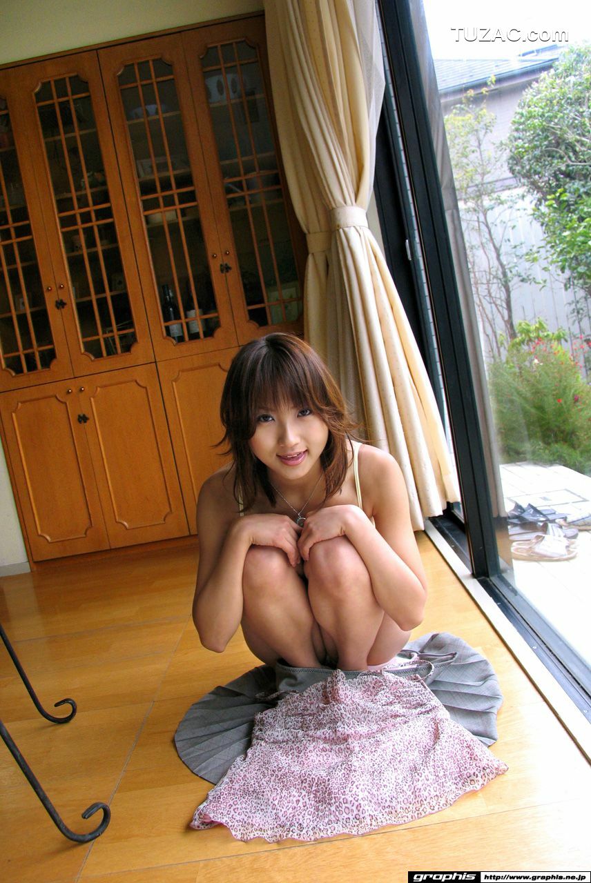 Graphis_ First Gravure 初脱ぎ娘 森村はるか/森村遥 写真集[33P]