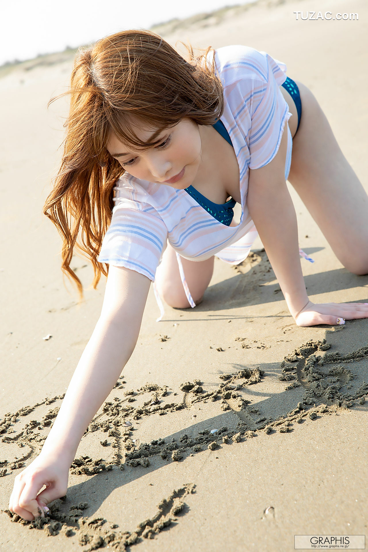 Graphis_ First Gravure 初脱ぎ娘 益坂美亜 Mia Masuzaka 写真集[57P]