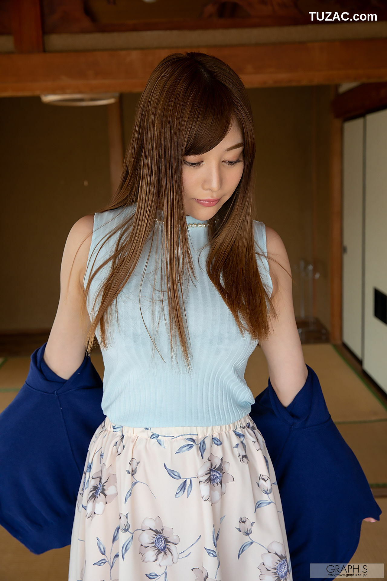 Graphis_ First Gravure 初脱ぎ娘 益坂美亜 Mia Masuzaka 写真集[57P]