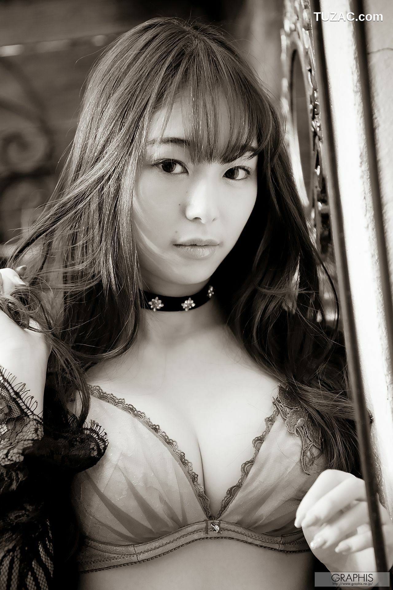 Graphis_ 每日一枚 Amin Niina 新名あみん 写真集[15P]