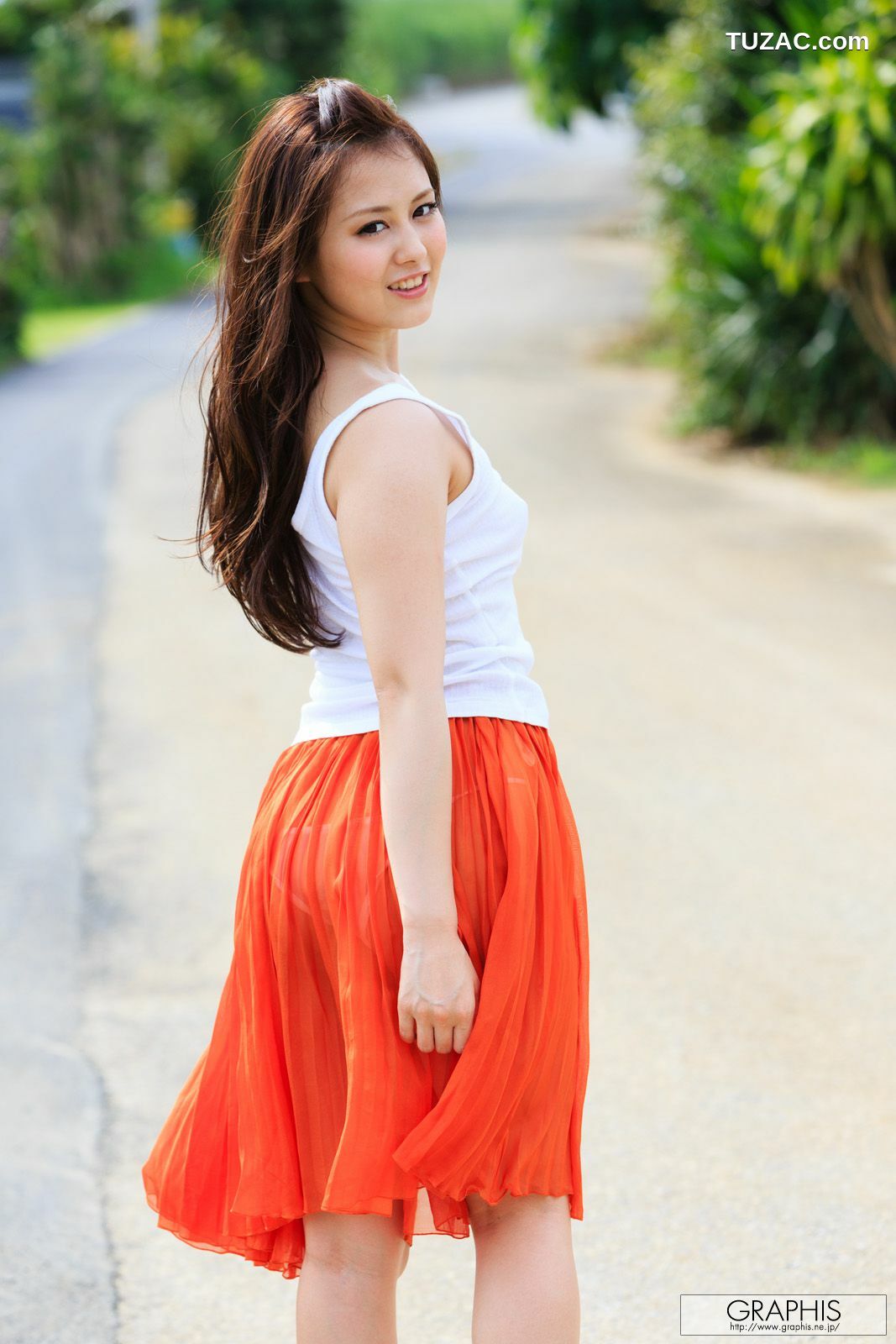 Graphis_Beni Ito 伊东红 First Gravure 初脱ぎ娘 写真集[44P]