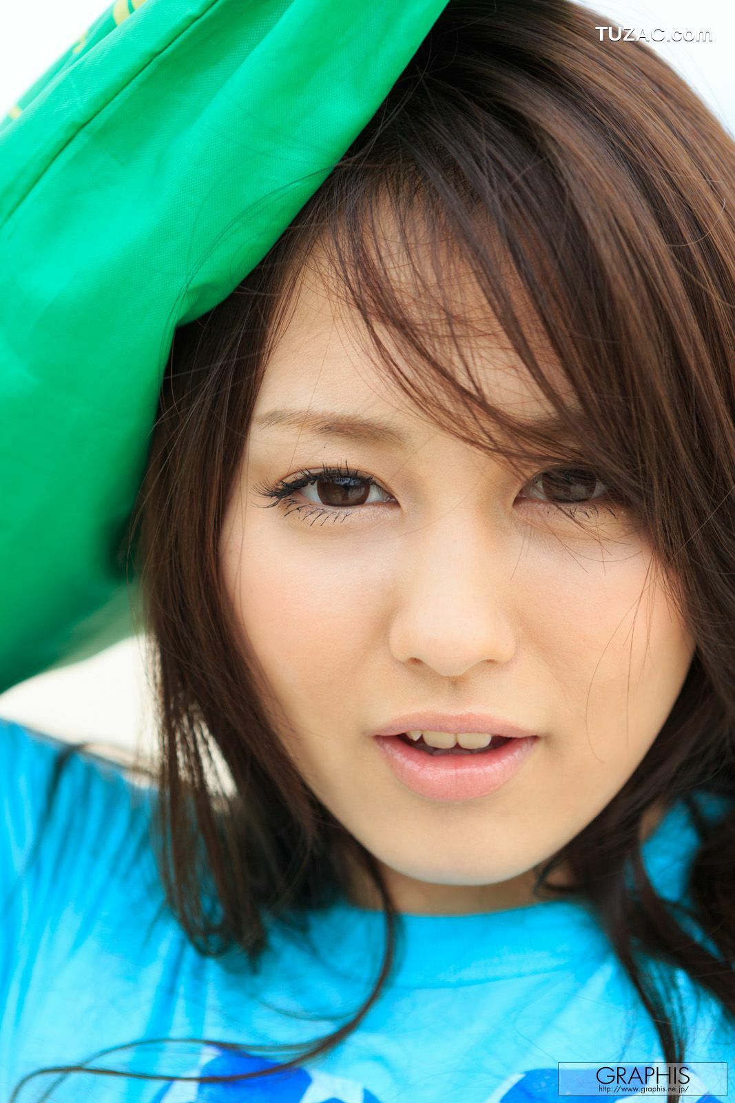 Graphis_Beni Ito 伊东红 First Gravure 初脱ぎ娘 写真集[44P]