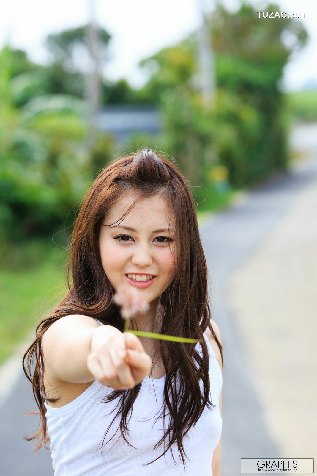 Graphis_Beni Ito 伊东红 First Gravure 初脱ぎ娘 写真集[44P]